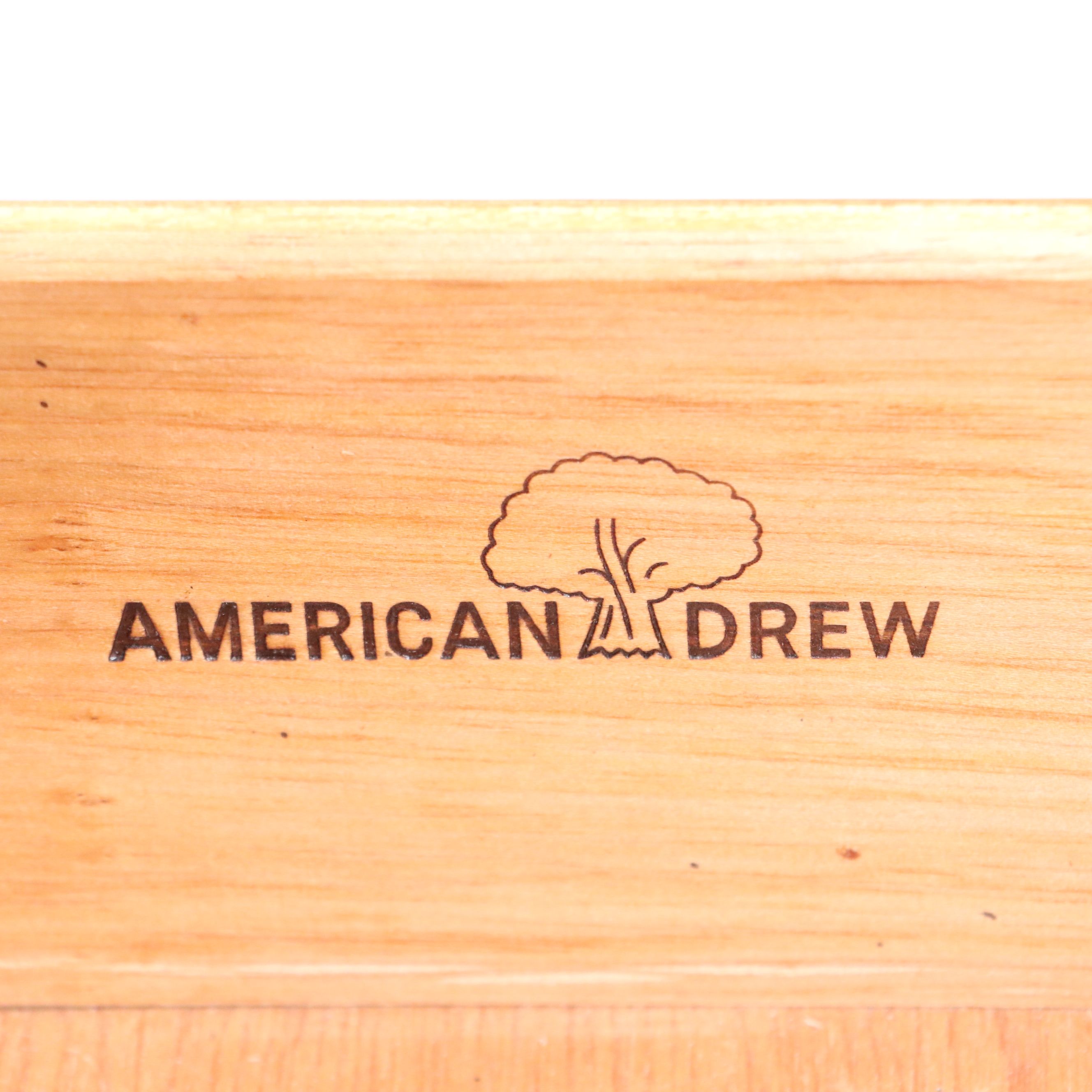 Bassett Queen Anne Style Mahogany End Table