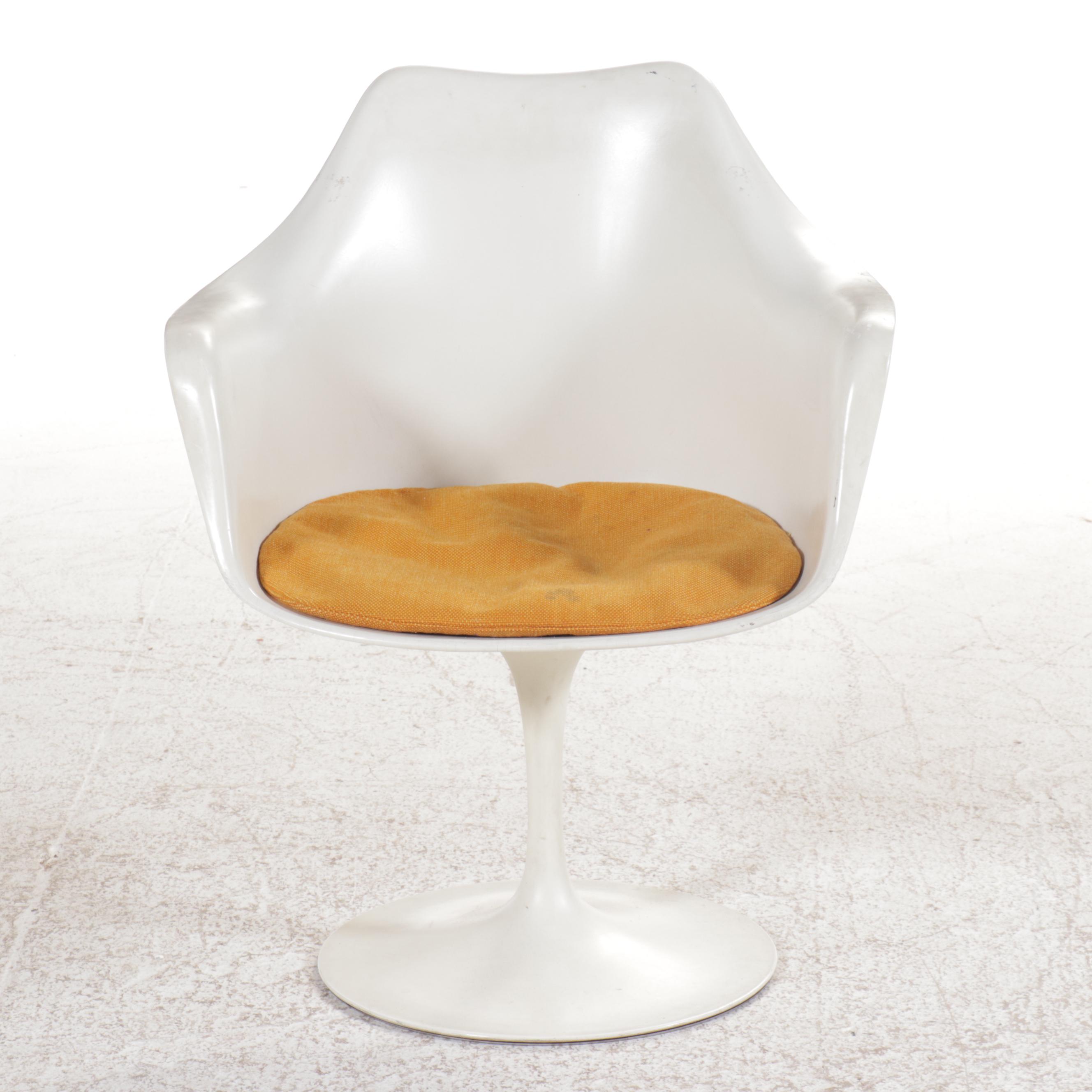 Three Eero Saarinen for Knoll Mid Century Modern Tulip Armchairs