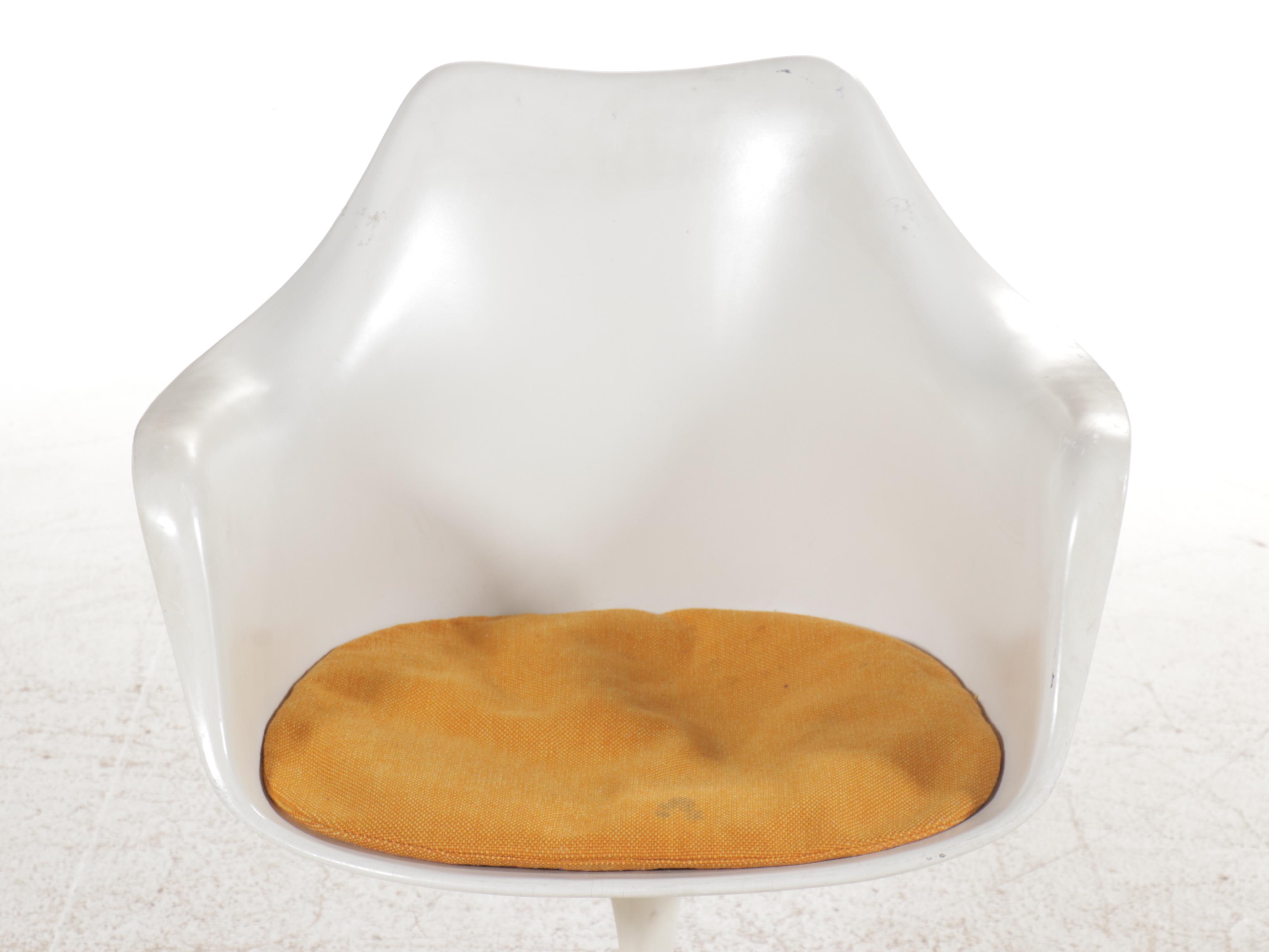 Three Eero Saarinen for Knoll Mid Century Modern Tulip Armchairs