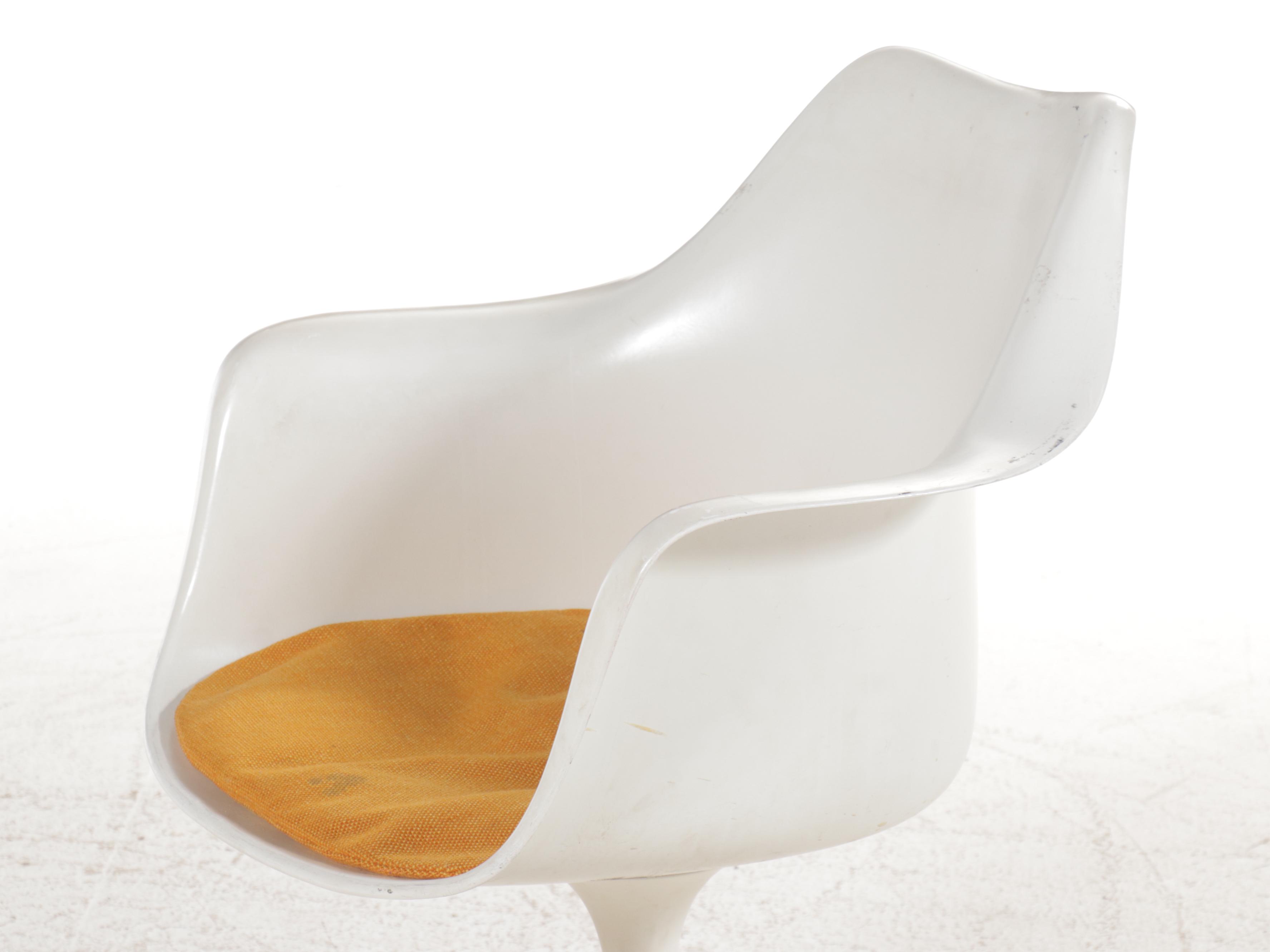 Three Eero Saarinen for Knoll Mid Century Modern Tulip Armchairs