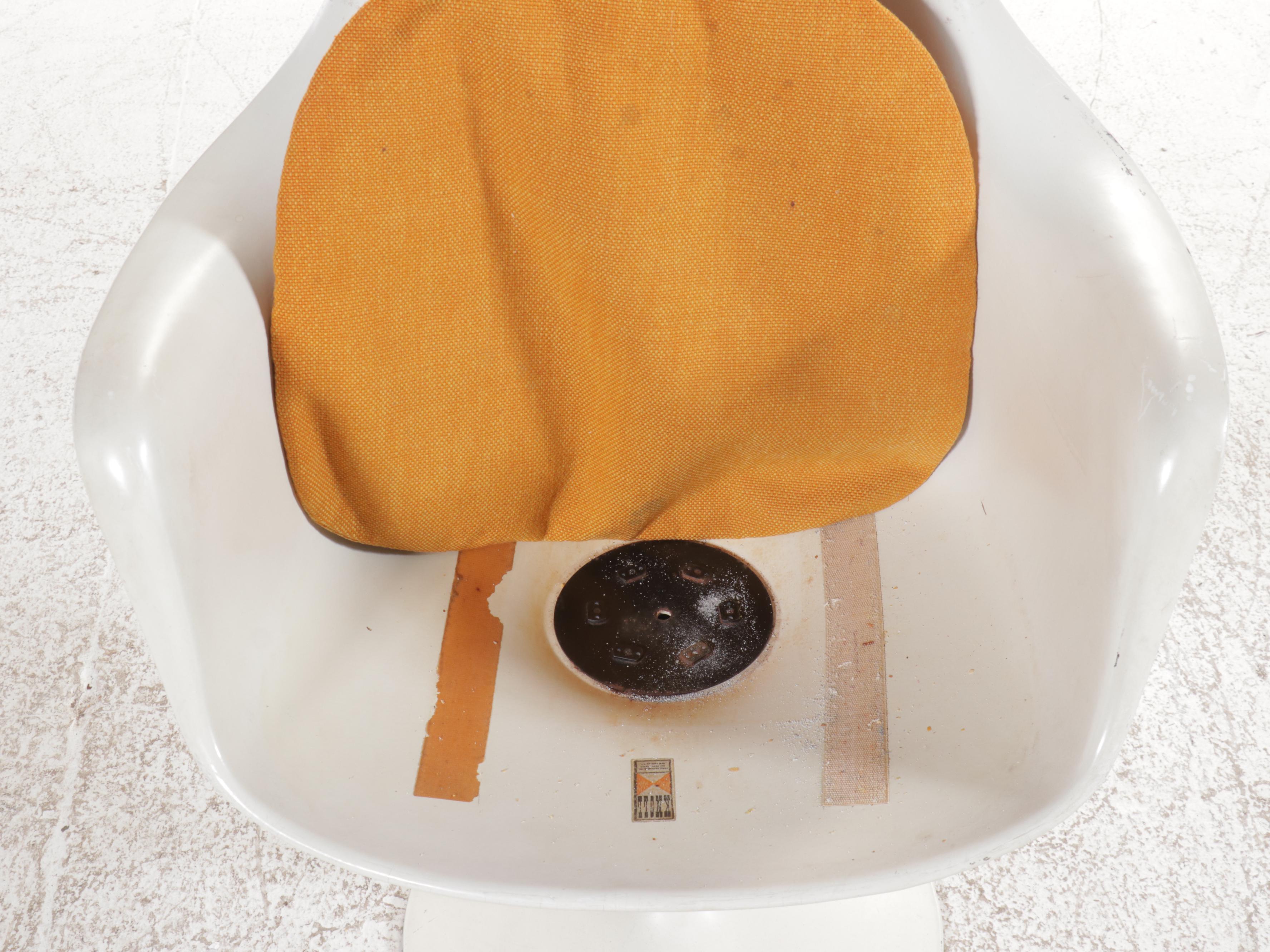 Three Eero Saarinen for Knoll Mid Century Modern Tulip Armchairs