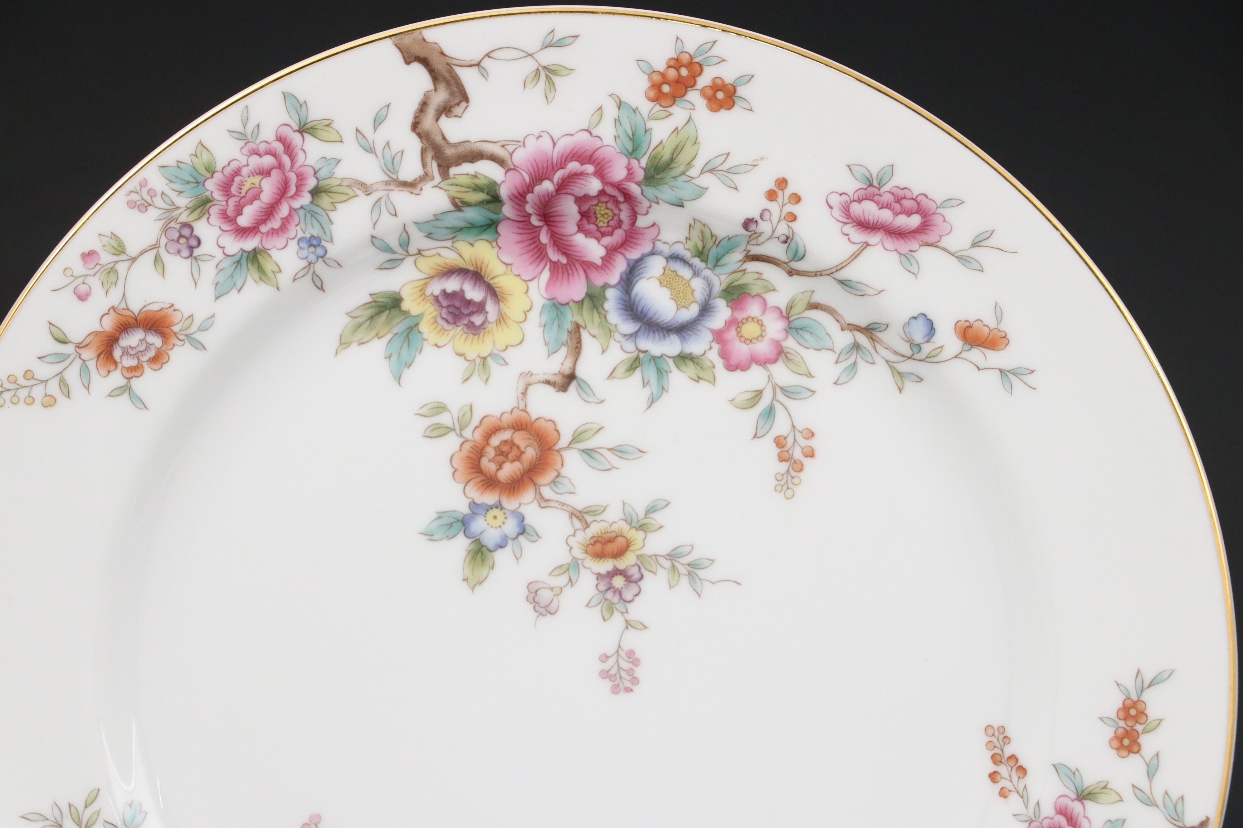 Noritake Floral and Gilt Porcelain Dinnerware Collection