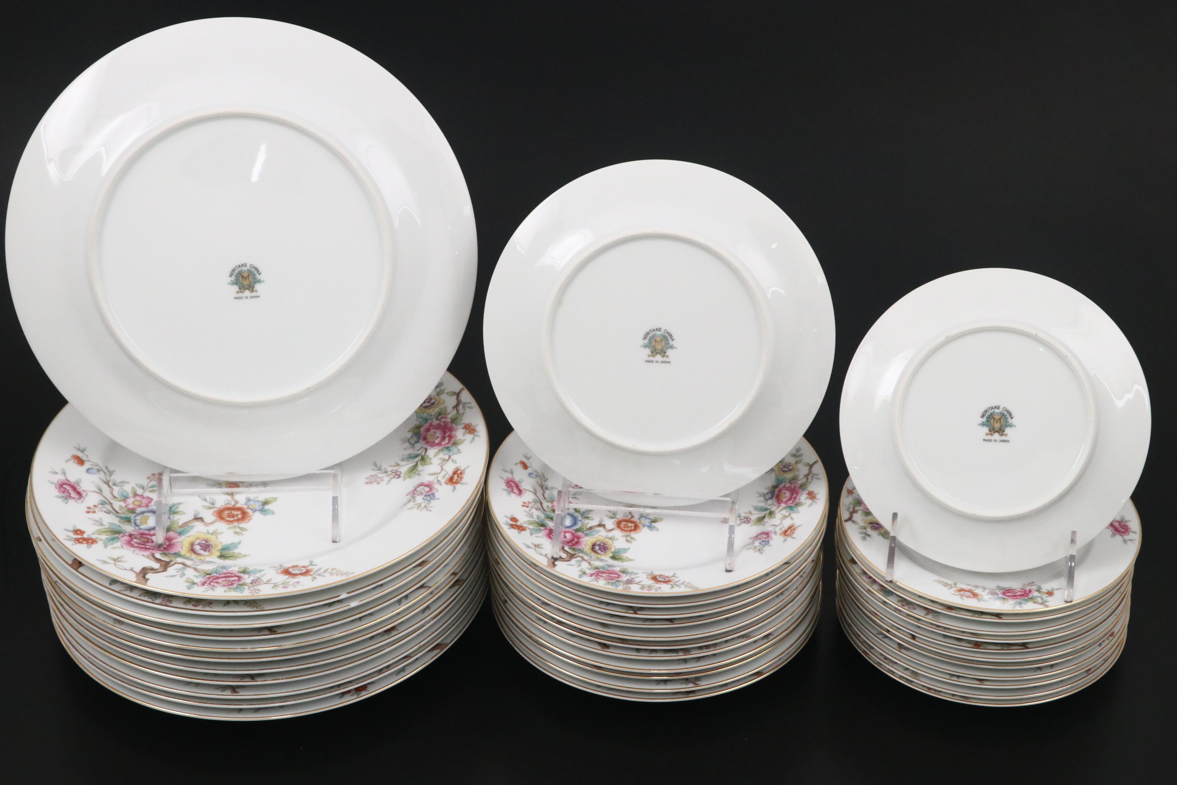 Noritake Floral and Gilt Porcelain Dinnerware Collection