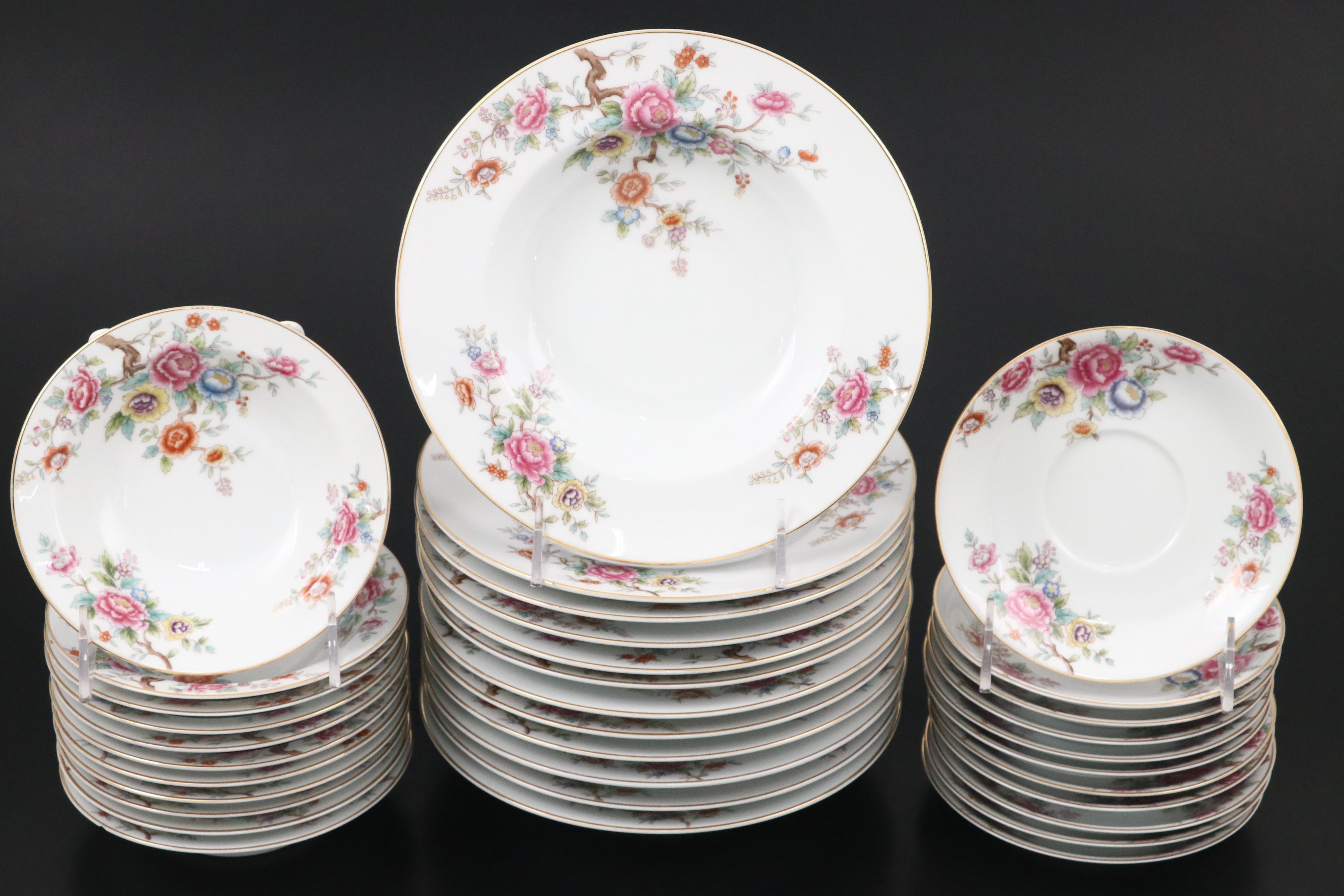 Noritake Floral and Gilt Porcelain Dinnerware Collection