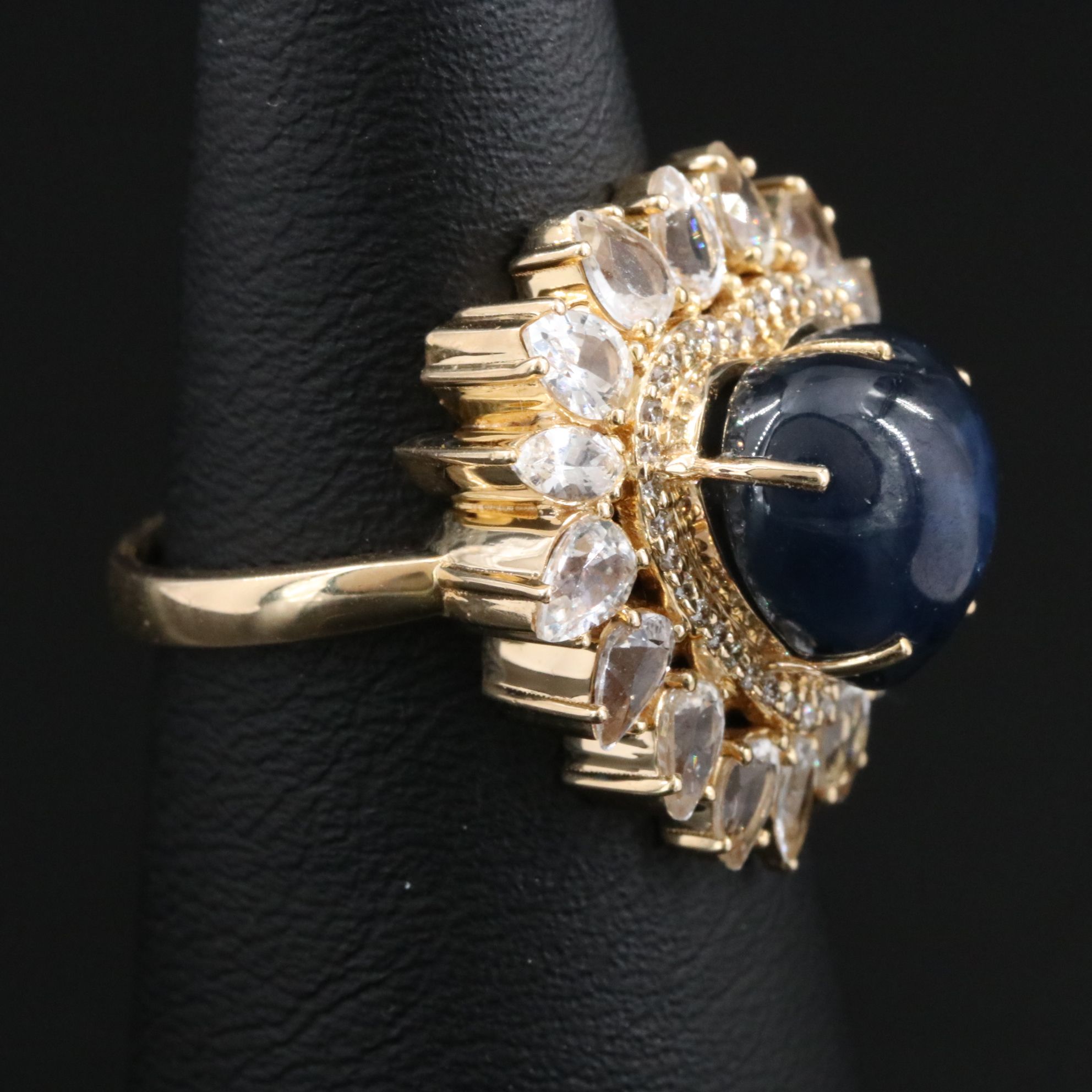 14K 9.41 CT Sapphire, Diamond, and White Sapphire Ring with IGI Jewelry Report