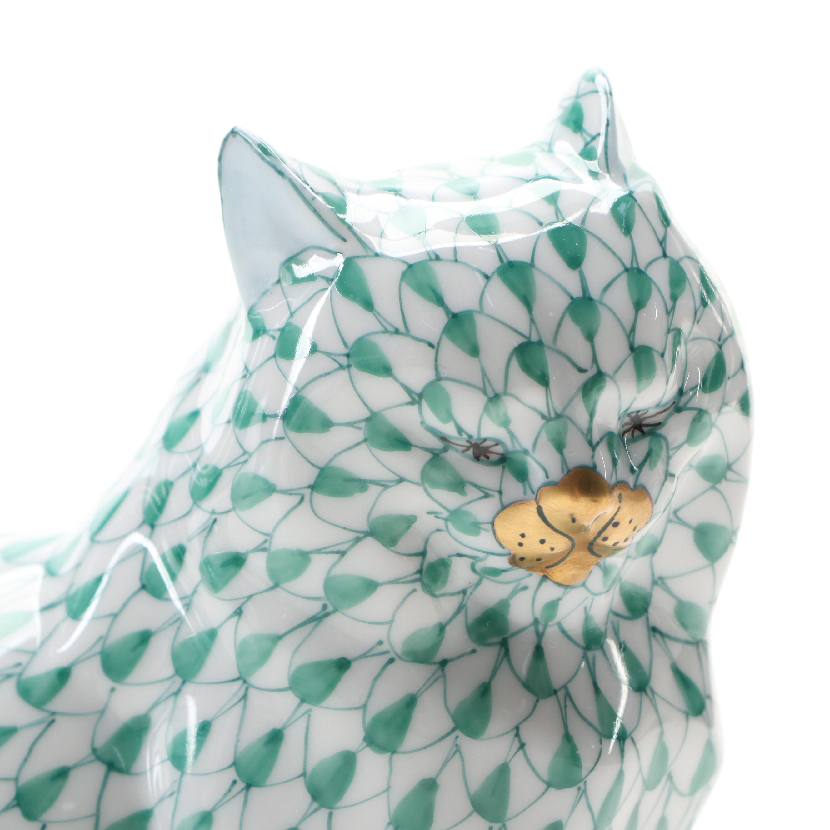 Herend Green Fishnet with Gold "Cat Sitting" Porcelain Figurine, June 1991
