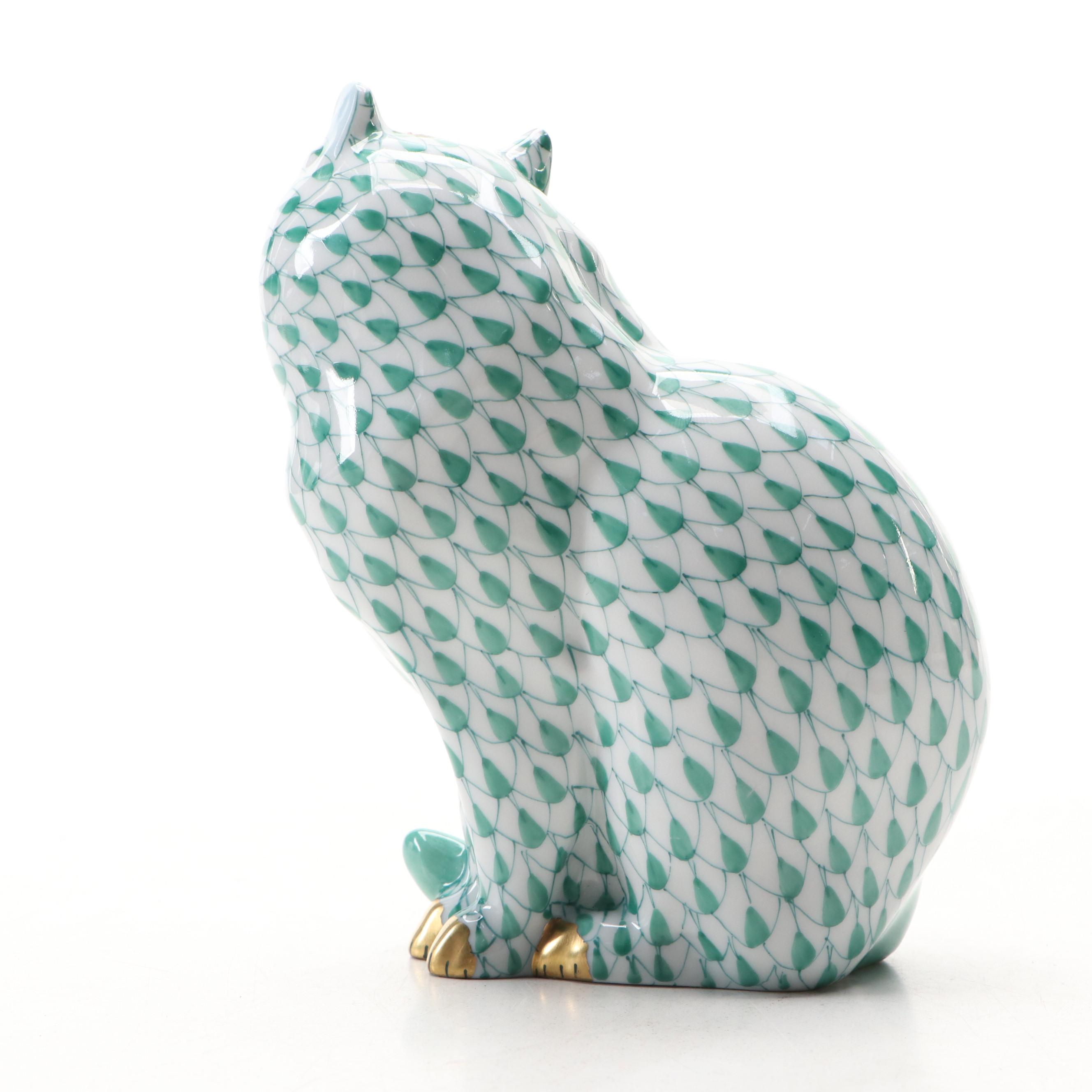 Herend Green Fishnet with Gold "Cat Sitting" Porcelain Figurine, June 1991