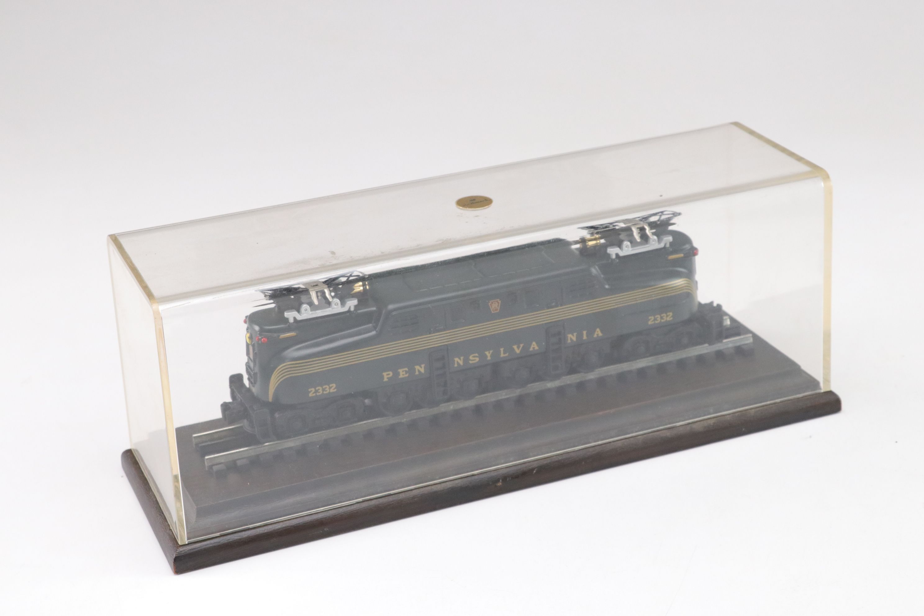 Hallmark Mounted HO Scale Lionel Pennsylvania GG-1 Locomotive with HO Scale Cars