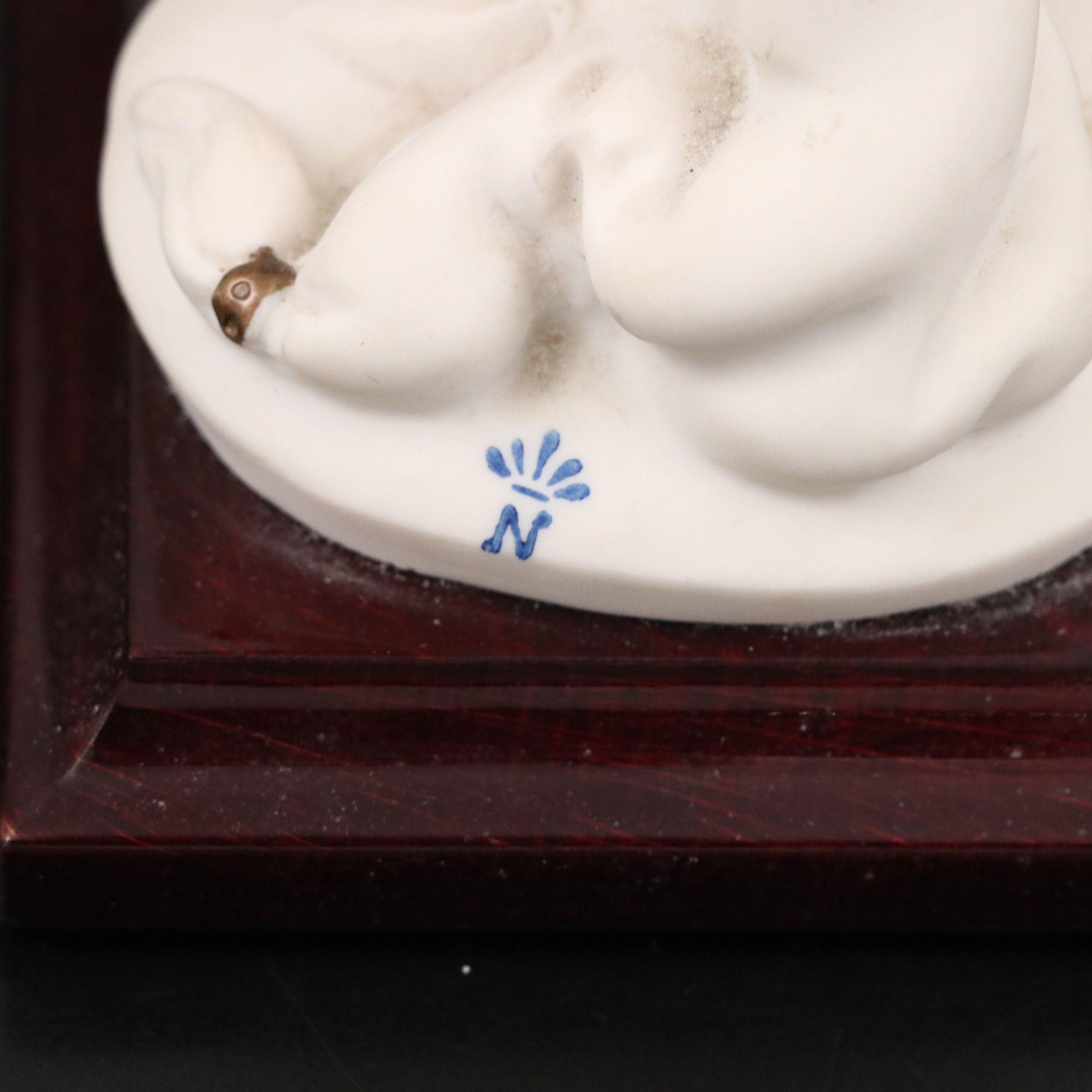 Giuseppe Armani "Lady with Muff" Porcelain Figurine, Late 20th Century