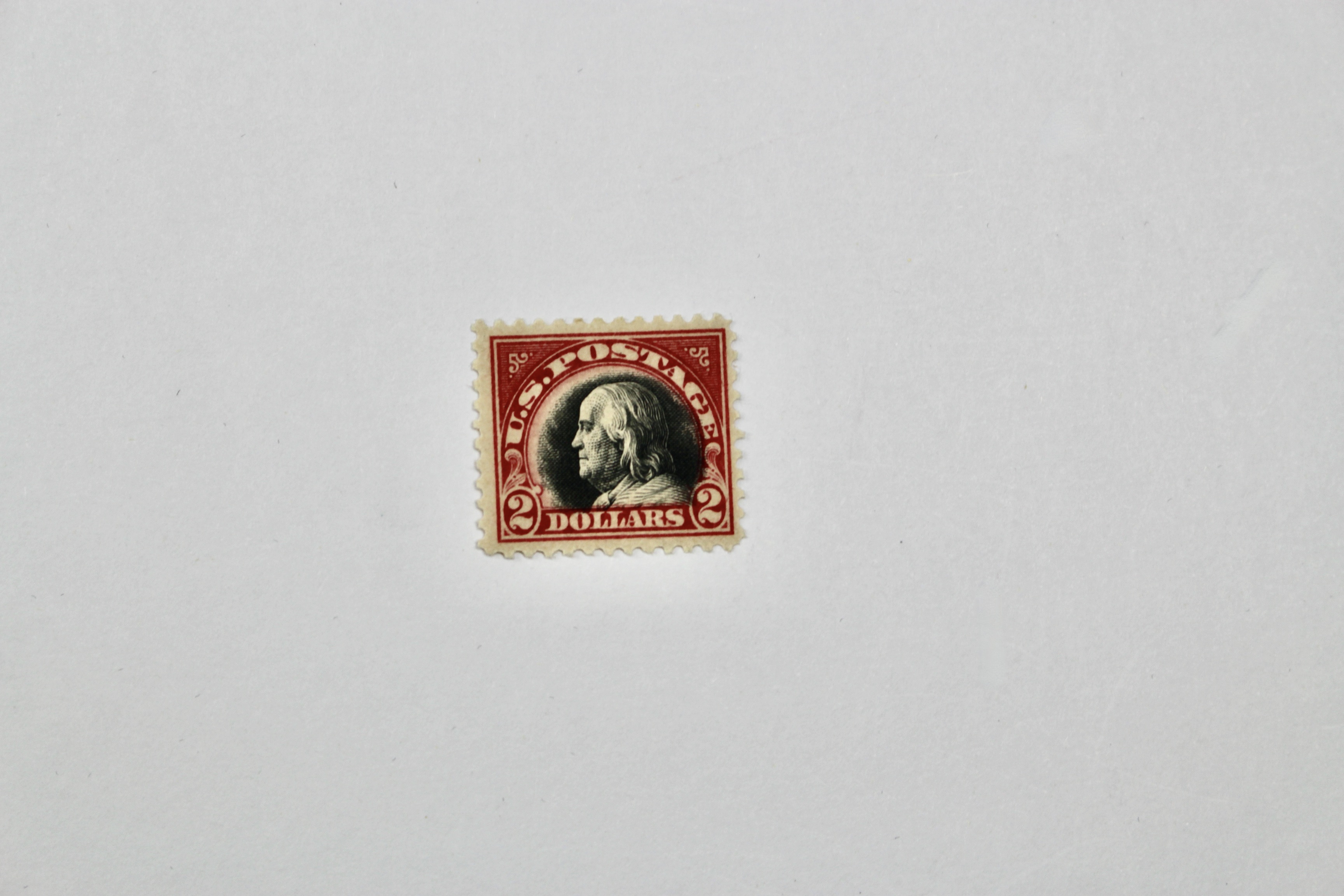 $2 Franklin Carmine & Black Mint Hinged Postage Stamp, Scott 547