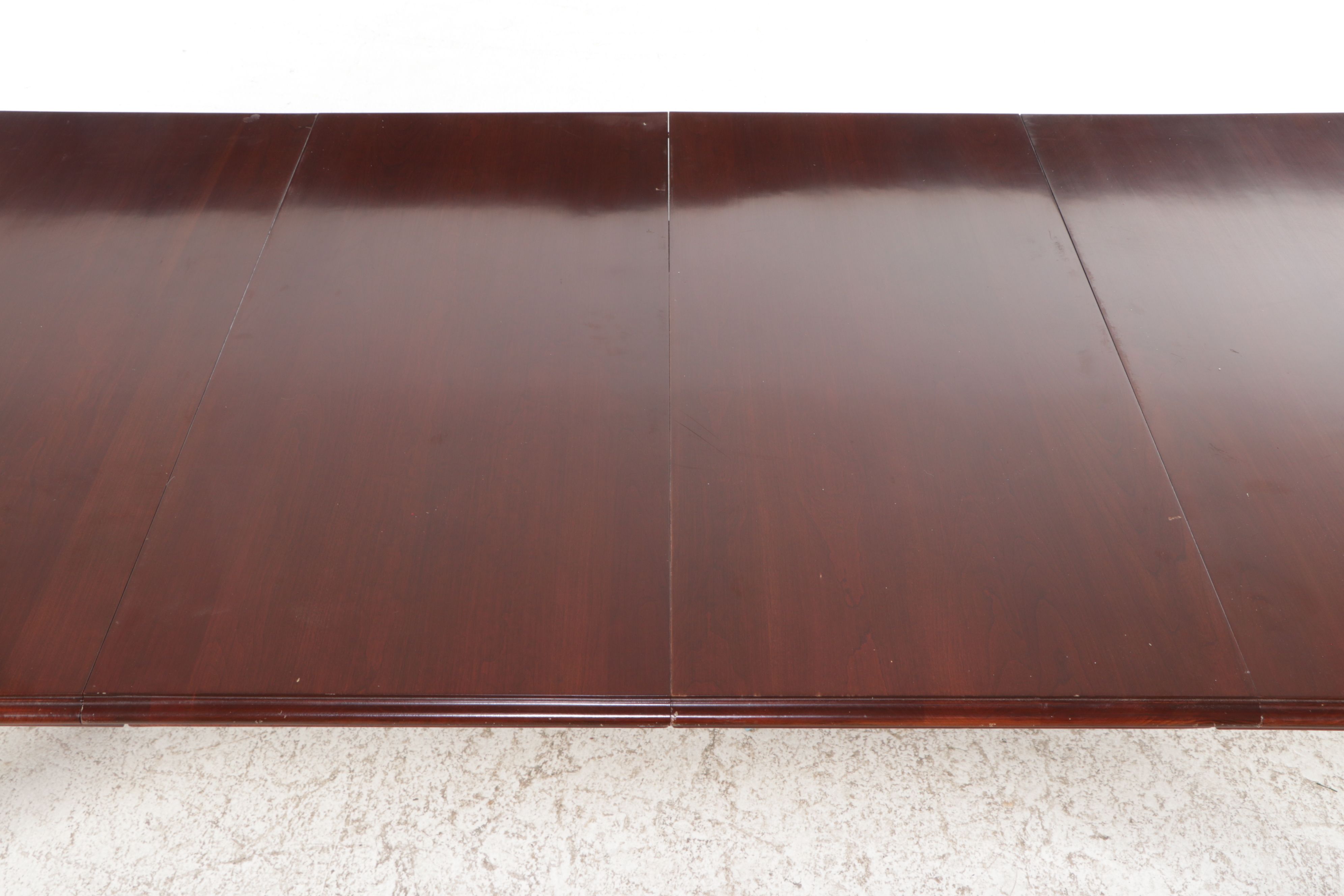 Knob Creek Queen Anne Style Mahogany Dining Table