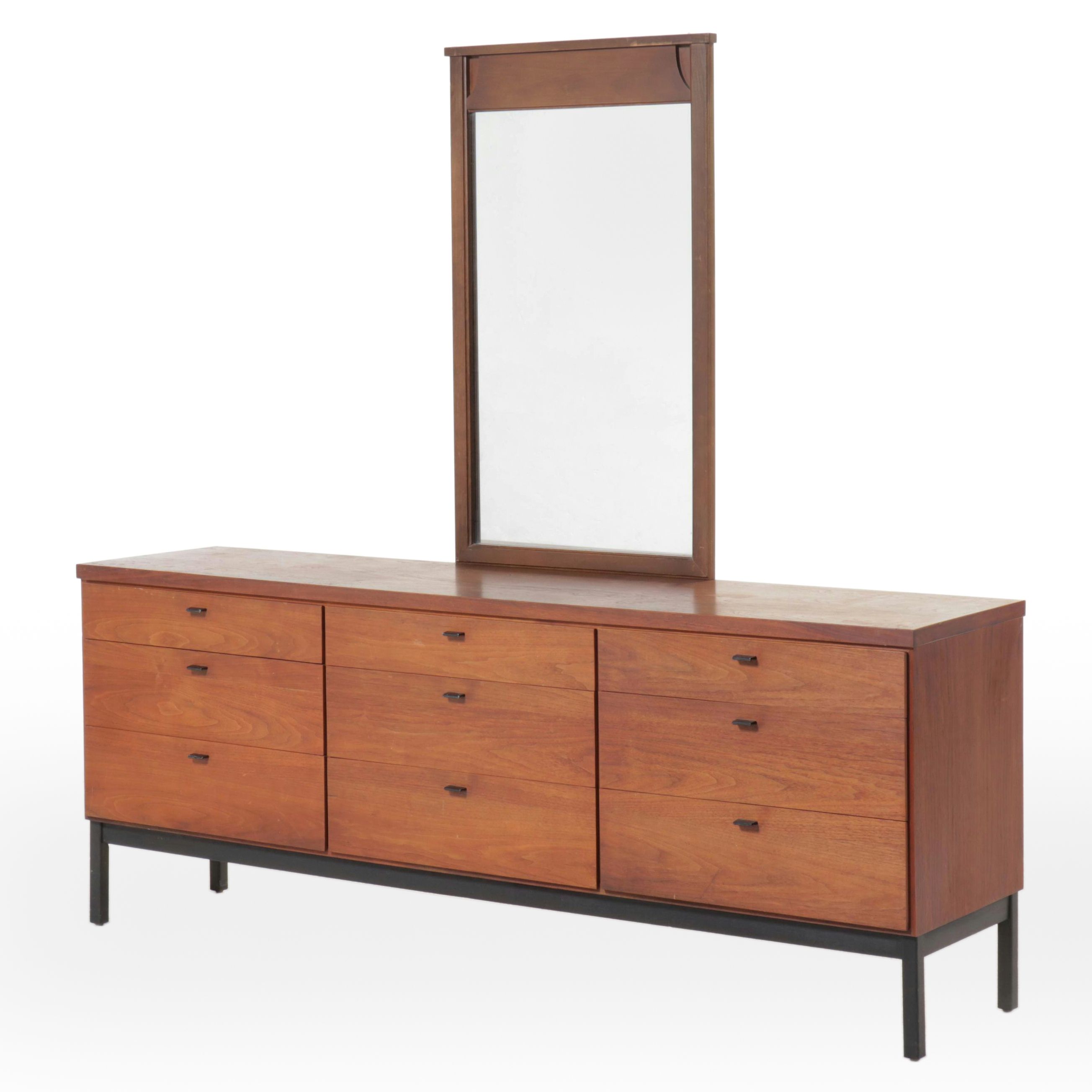 Mid Century Modern Style Dresser, Mid to Late 20th Century