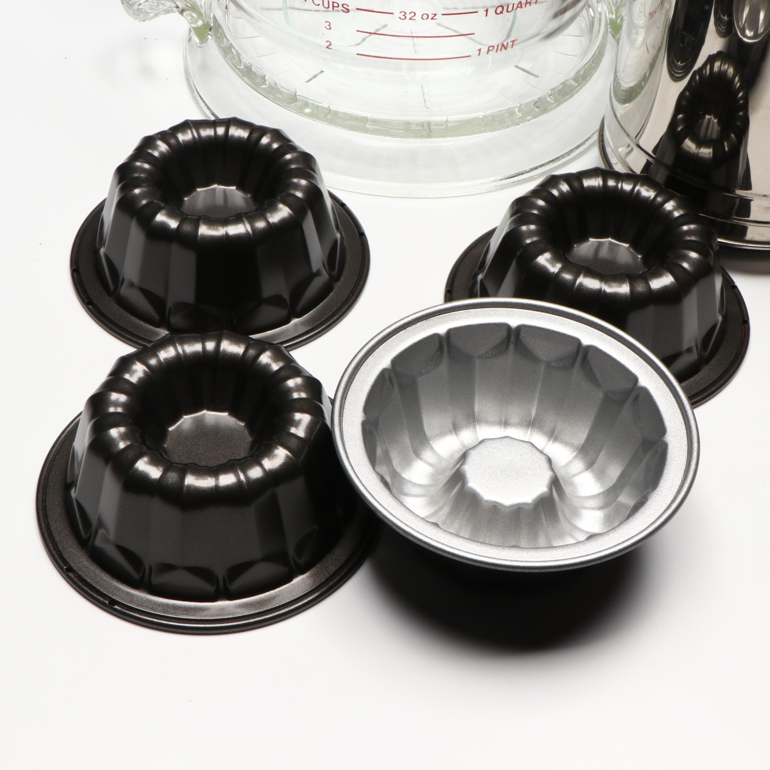 Cuisinart Food Processor with Pyrex Measuring Cup and Other Kitchen Gadgets