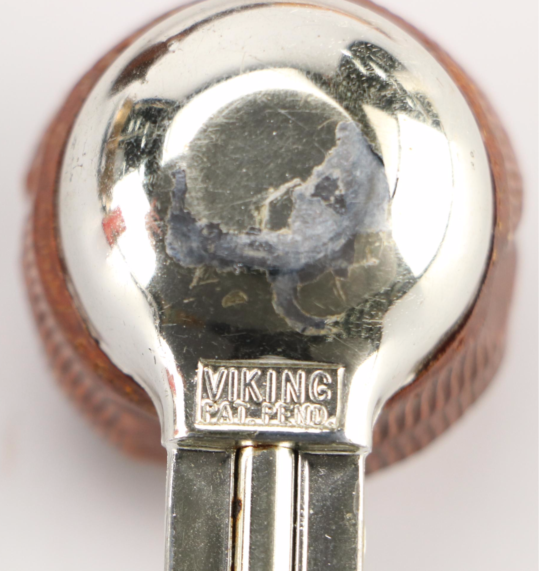 Men's Vintage Razors, Shaving Brushes, Pipes and Other Vanity Items