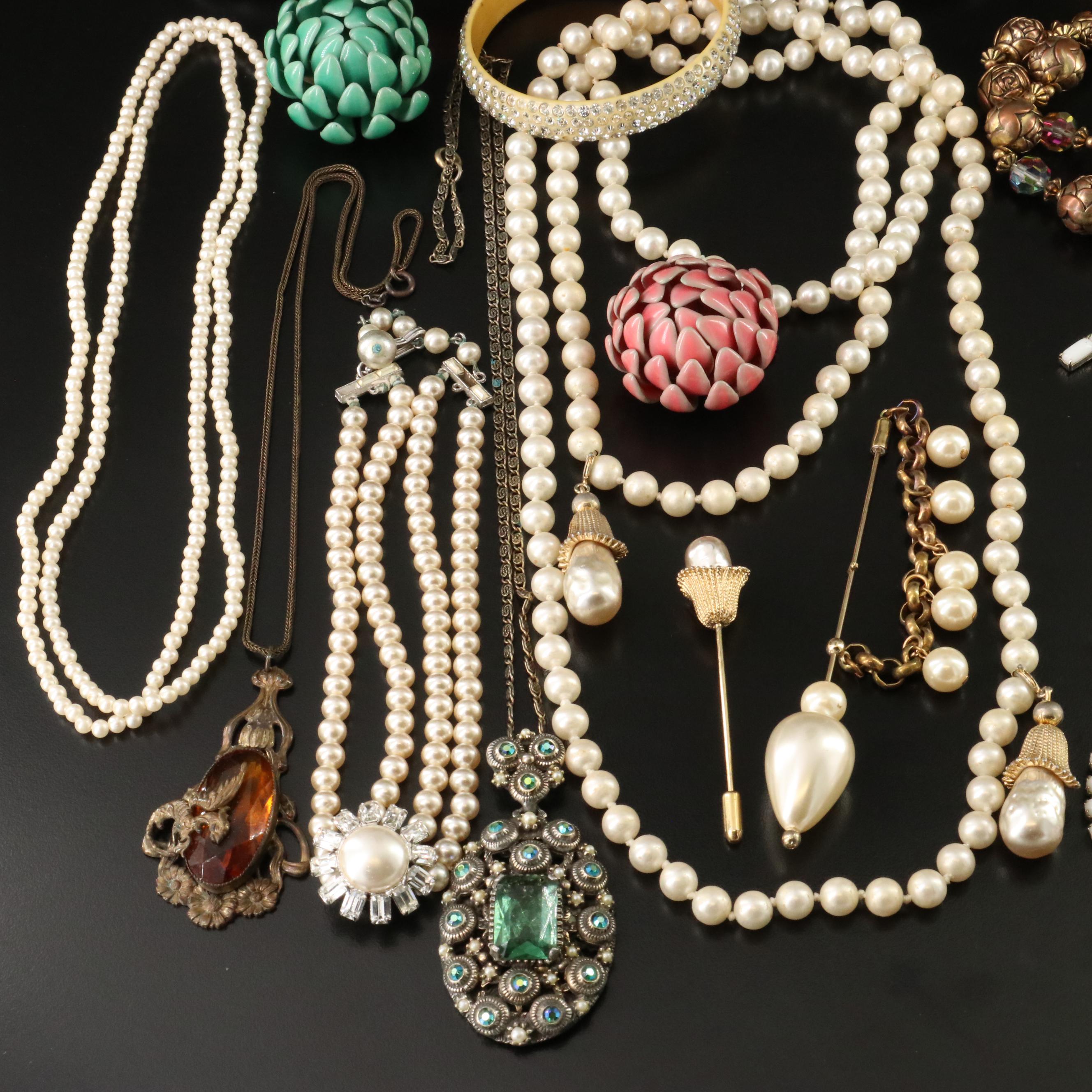 Bakelite and Celuloid Featured in Vintage Jewelry
