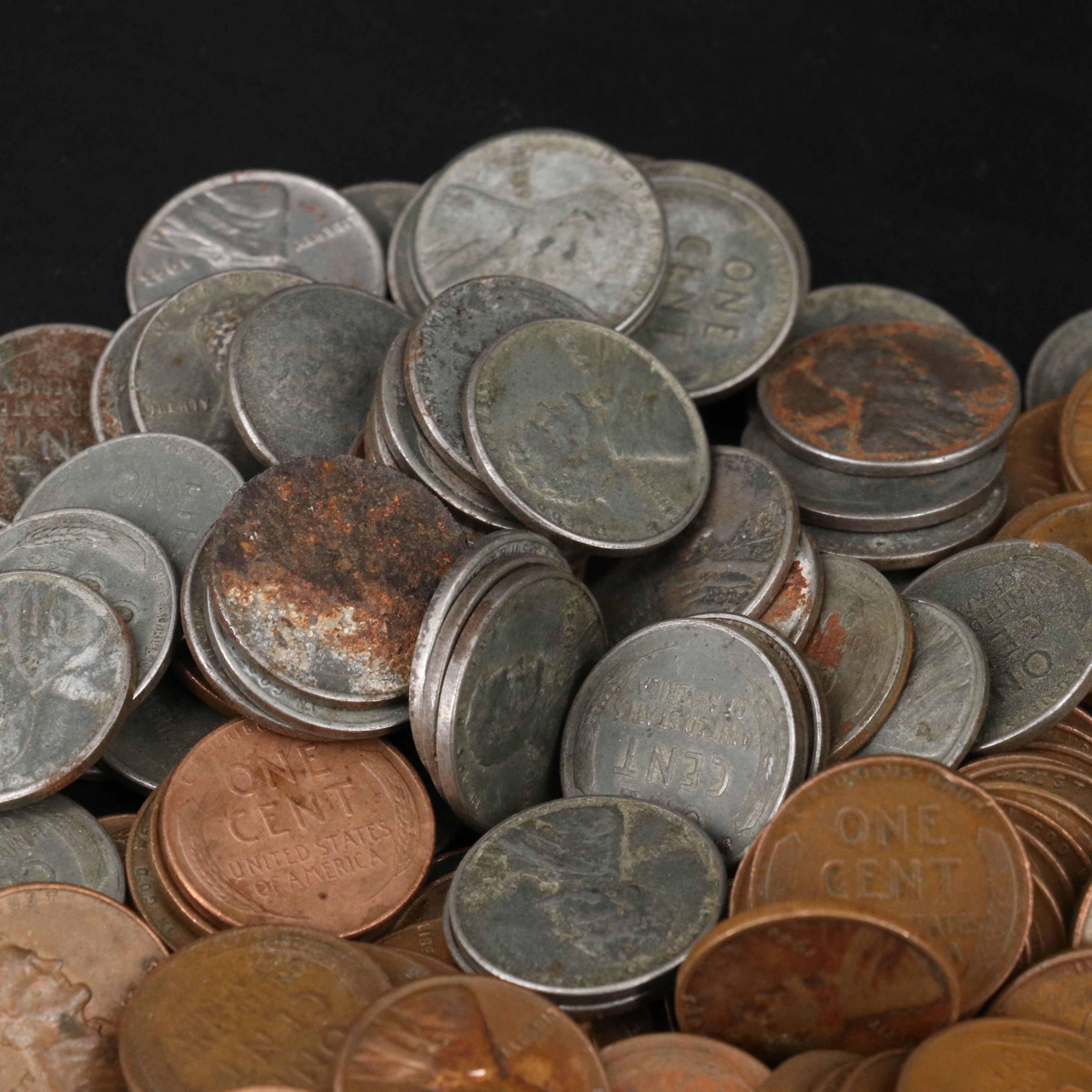 Collection of 800 Wheat Cents and Buffalo Nickels