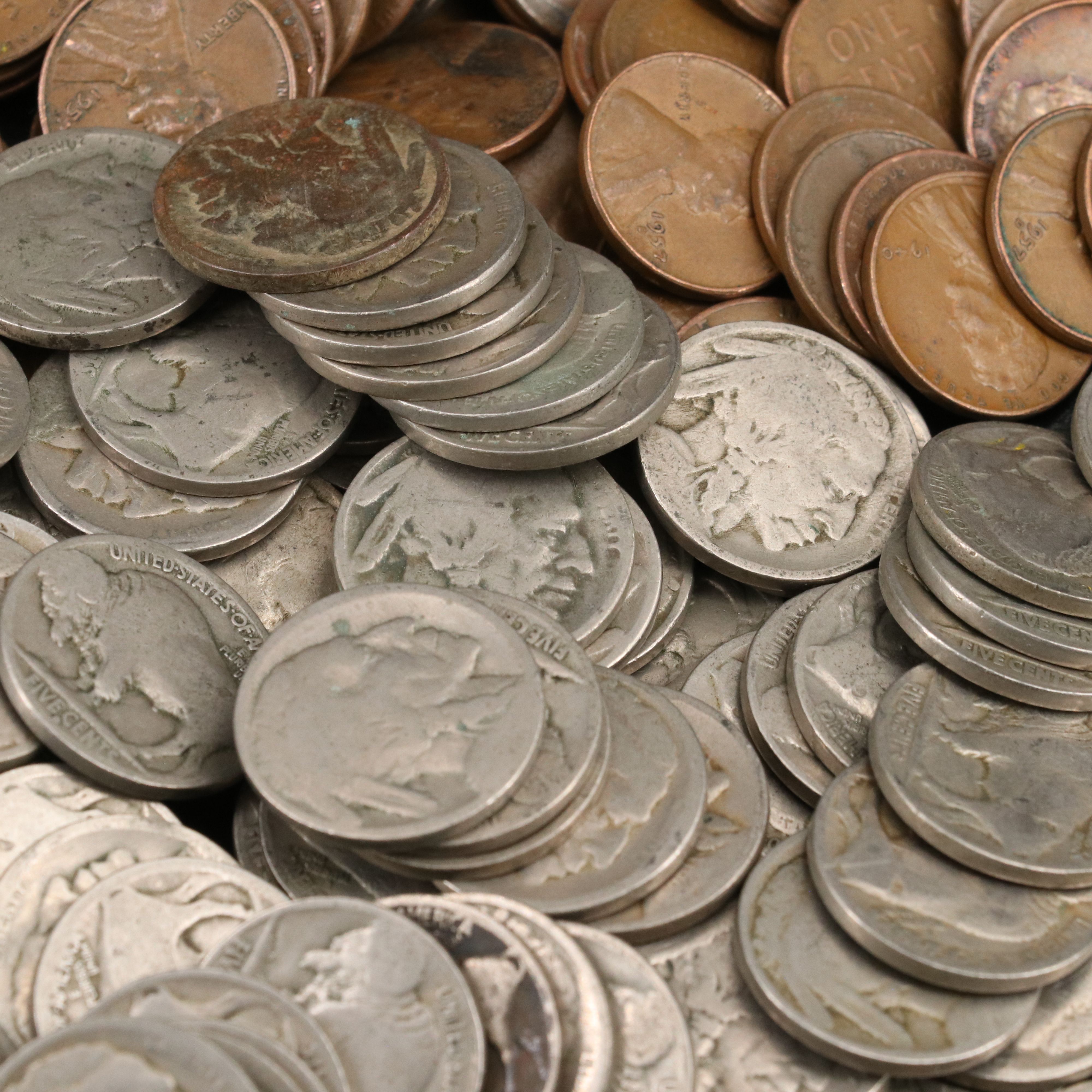 Collection of 800 Wheat Cents and Buffalo Nickels