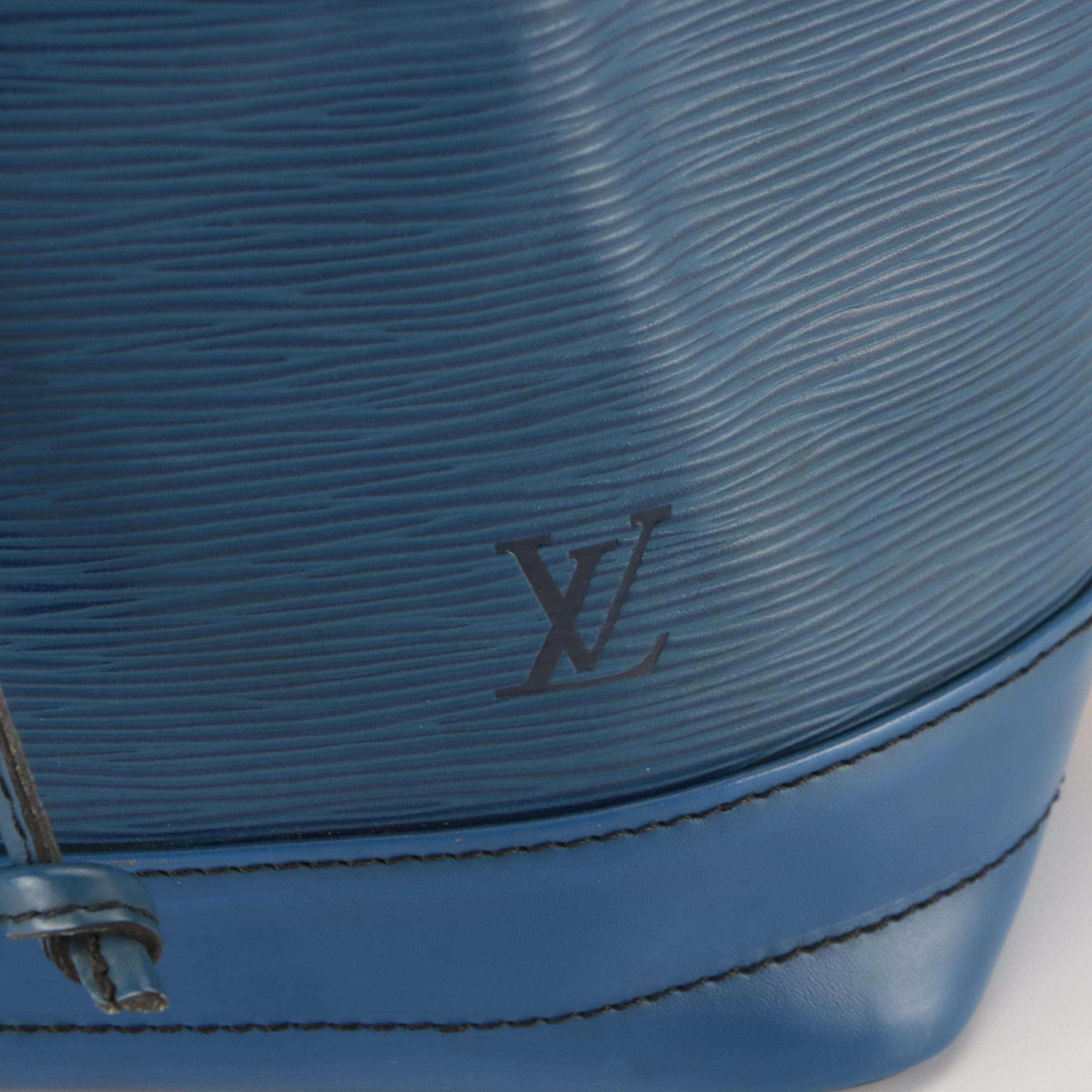Louis Vuitton Noé Drawstring Bucket Bag in Toledo Blue Epi Leather