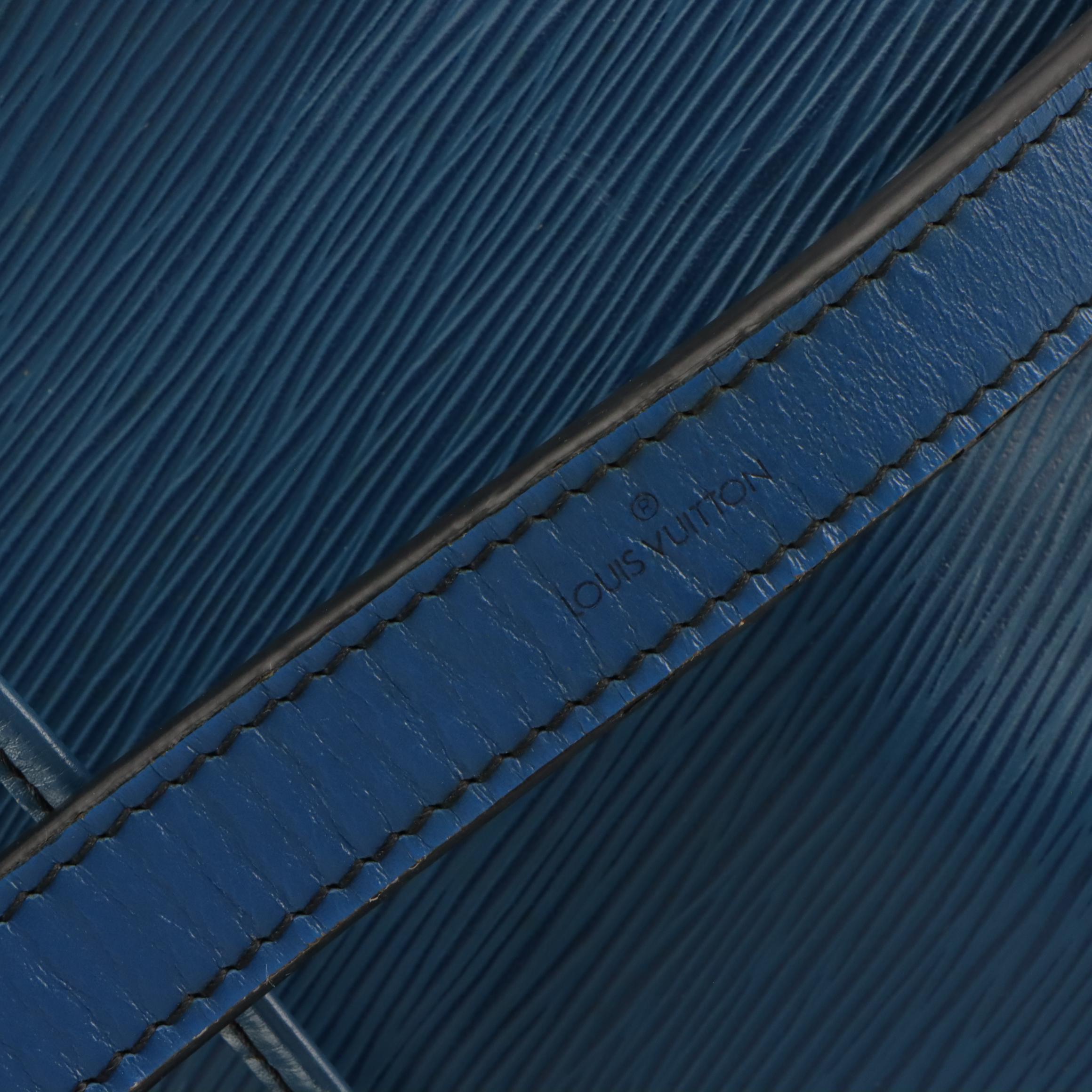 Louis Vuitton Noé Drawstring Bucket Bag in Toledo Blue Epi Leather