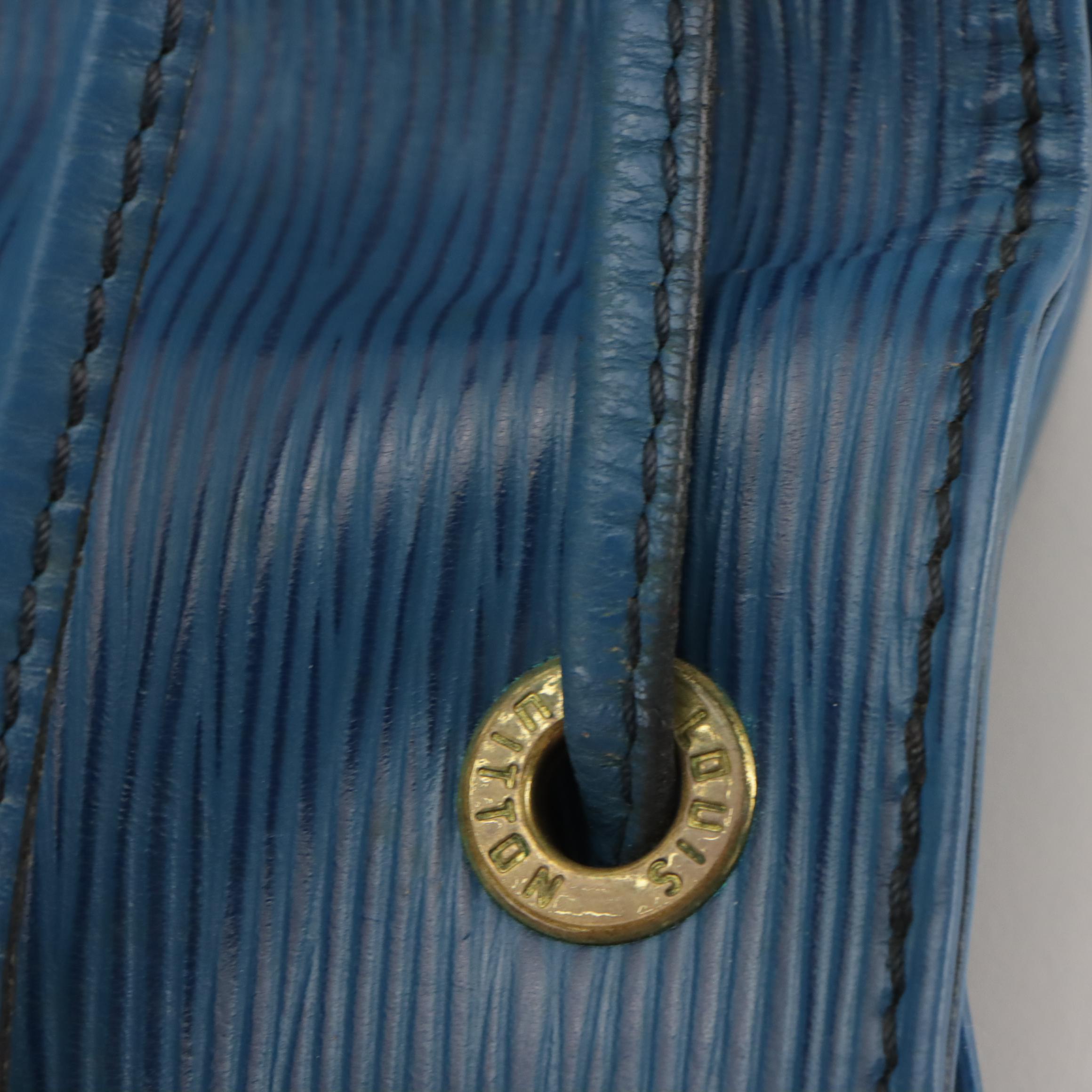 Louis Vuitton Noé Drawstring Bucket Bag in Toledo Blue Epi Leather