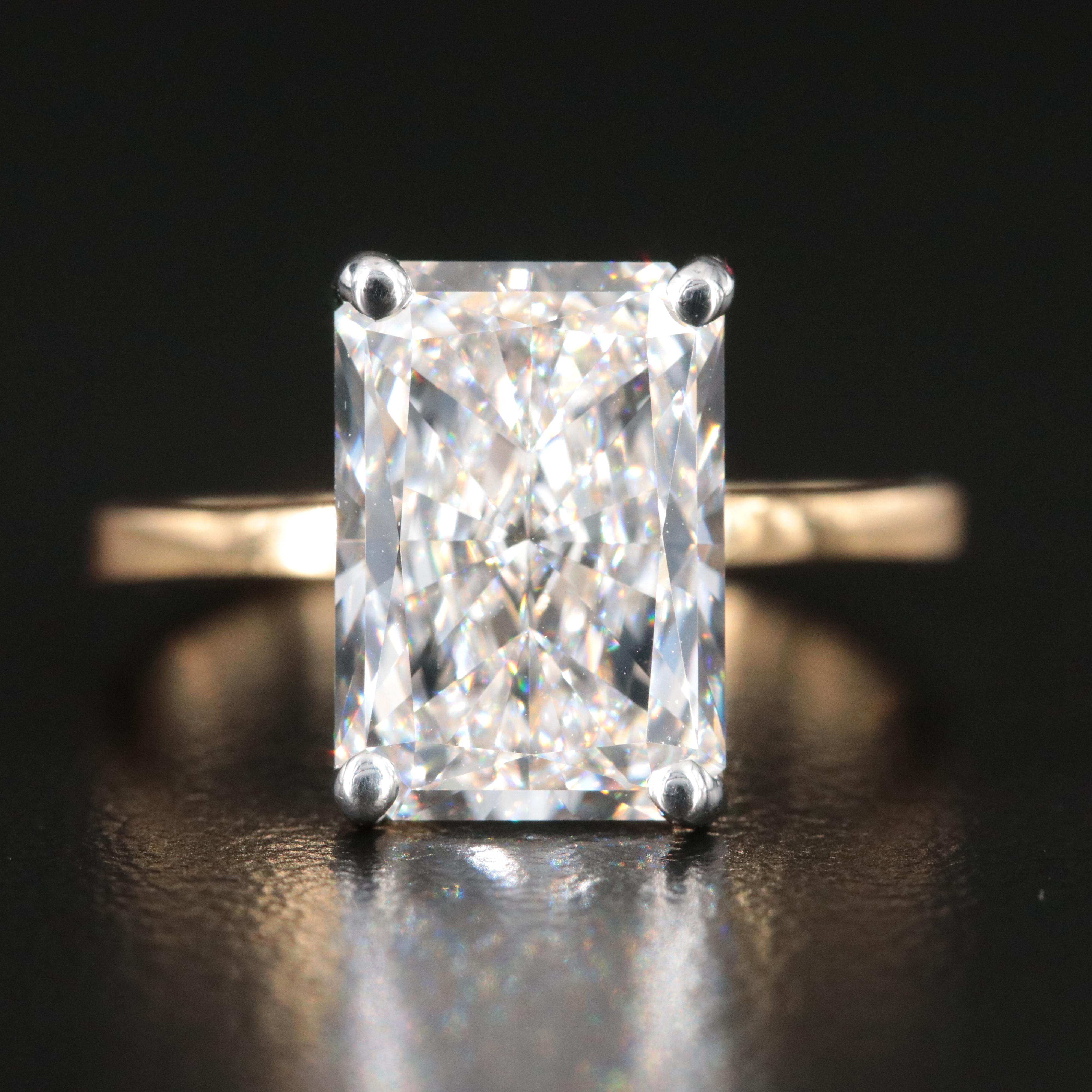 18K 4.25 CT Lab Grown Diamond Solitaire Ring with IGI Report