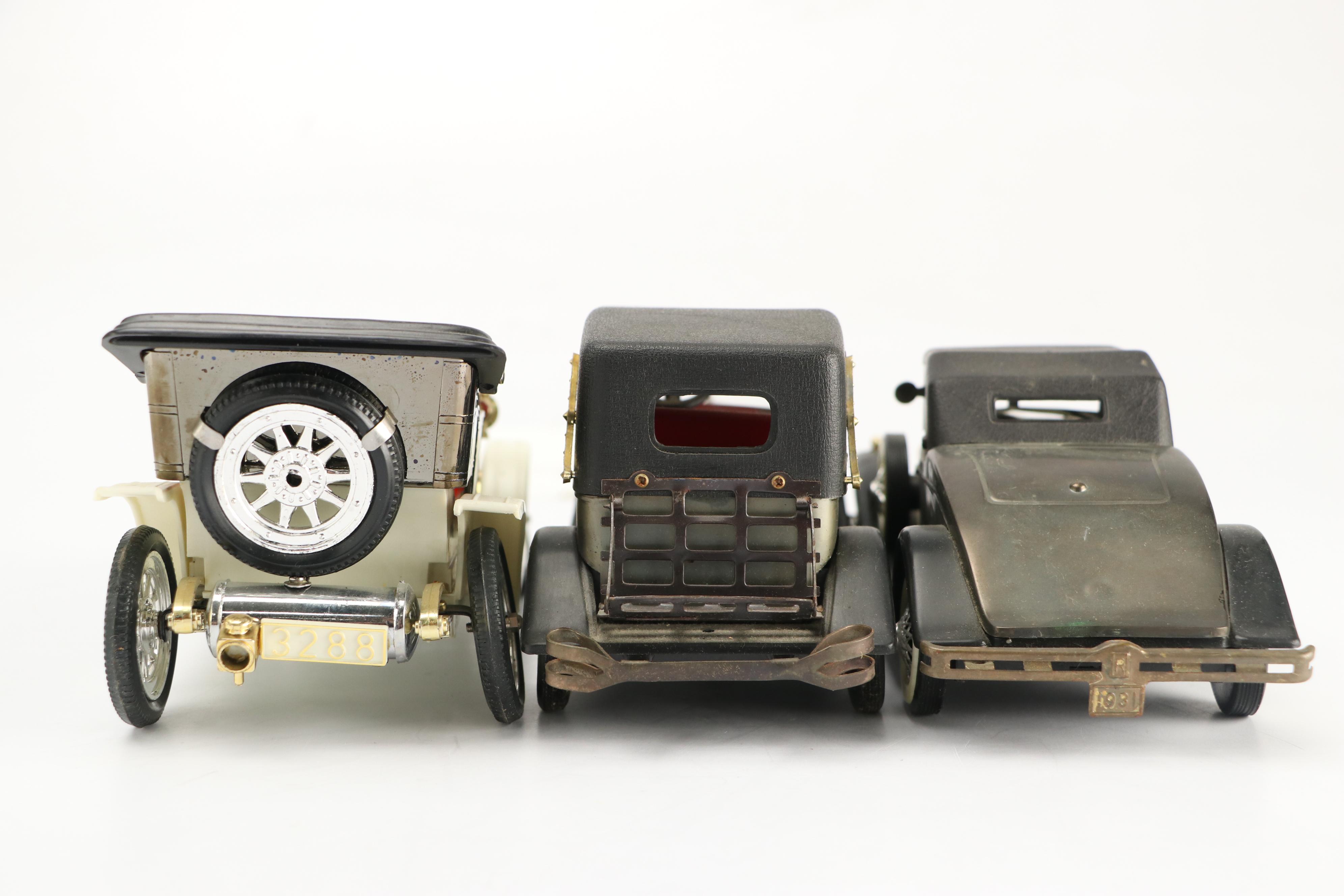 1928 Lincoln Model L Convertible and Other Novelty Car Radios
