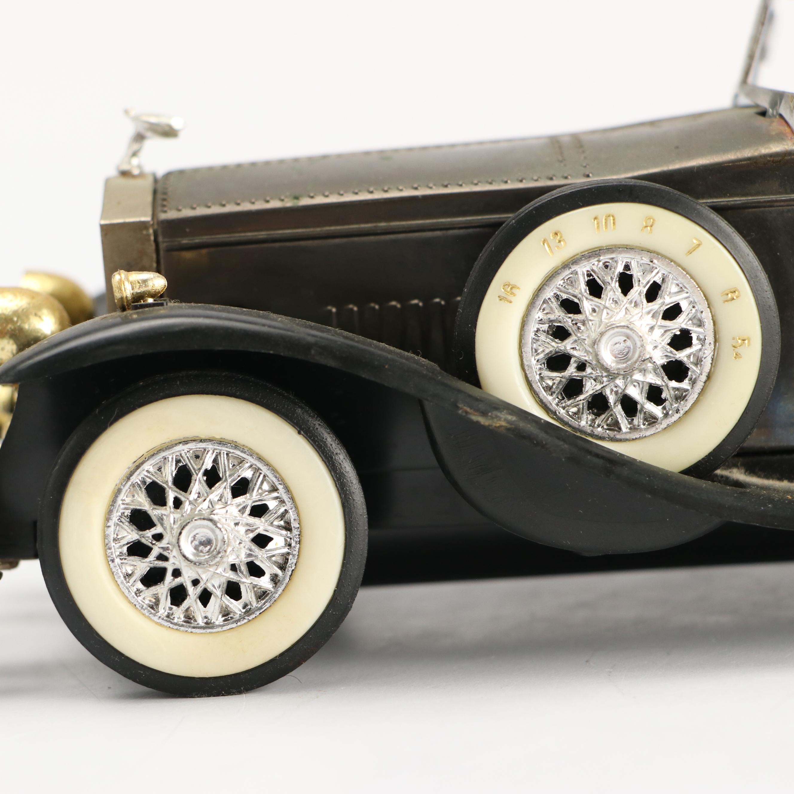 1928 Lincoln Model L Convertible and Other Novelty Car Radios