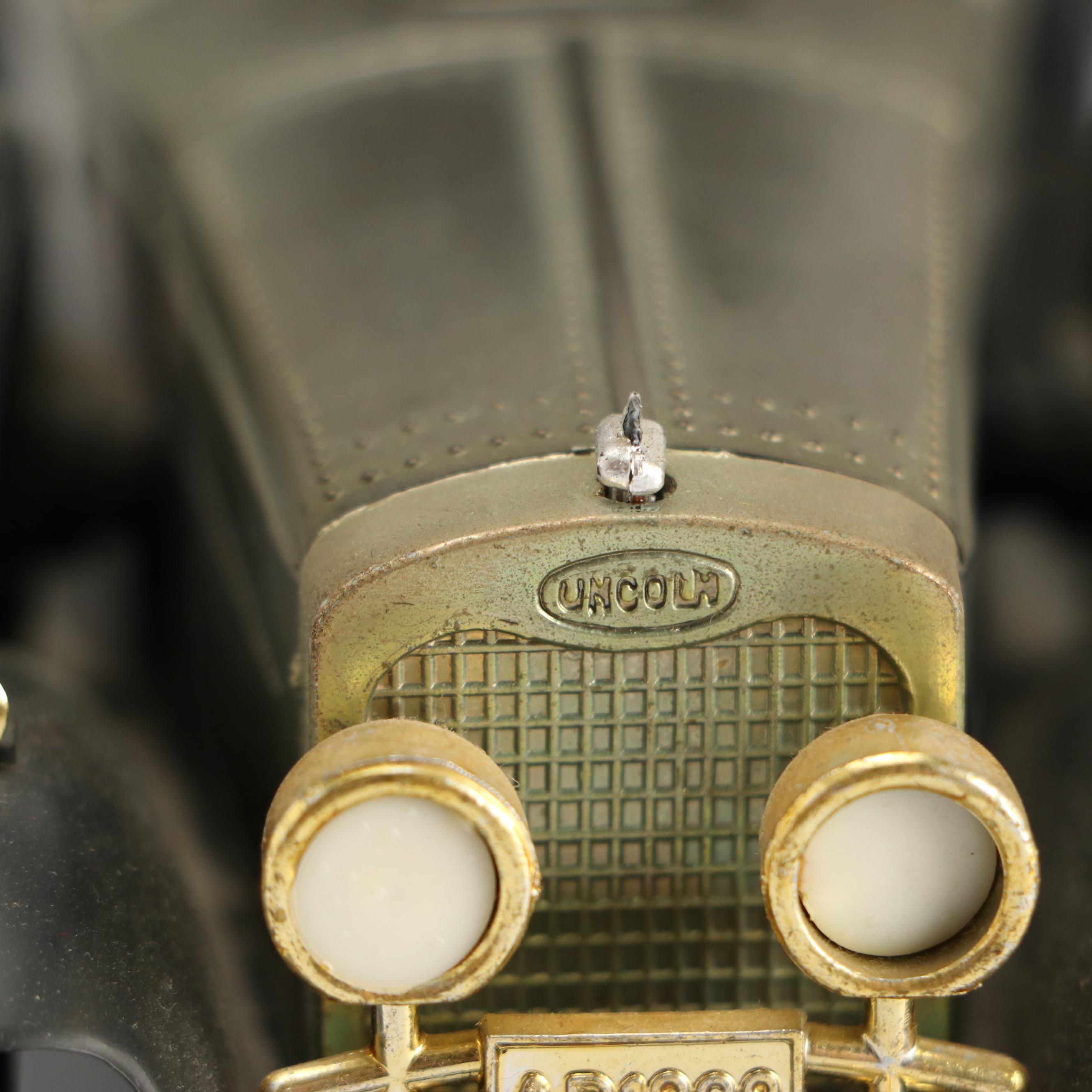 1928 Lincoln Model L Convertible and Other Novelty Car Radios