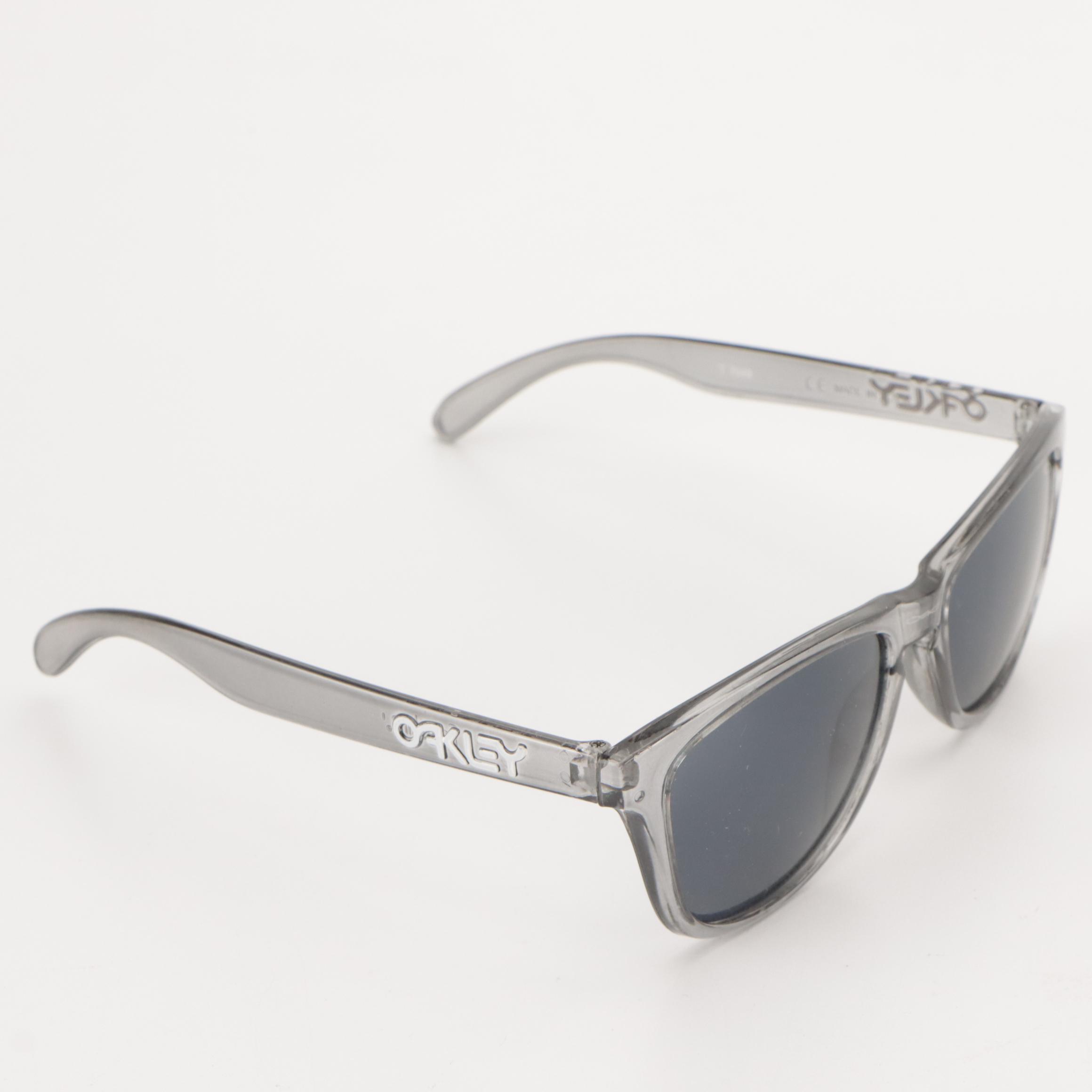 Oakley FD021 Oval Mirrored Lens and T7049 Gray Square Sunglasses