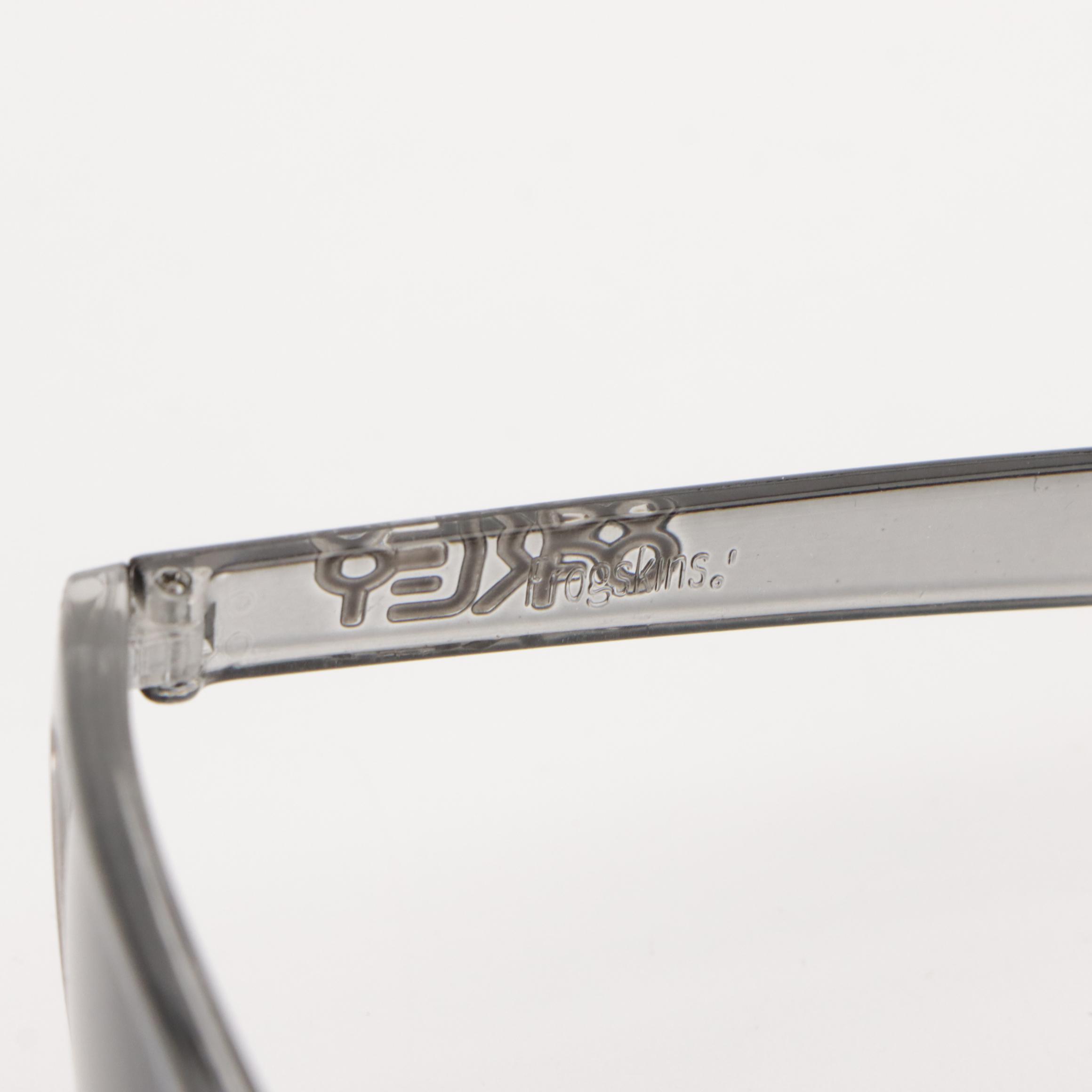 Oakley FD021 Oval Mirrored Lens and T7049 Gray Square Sunglasses