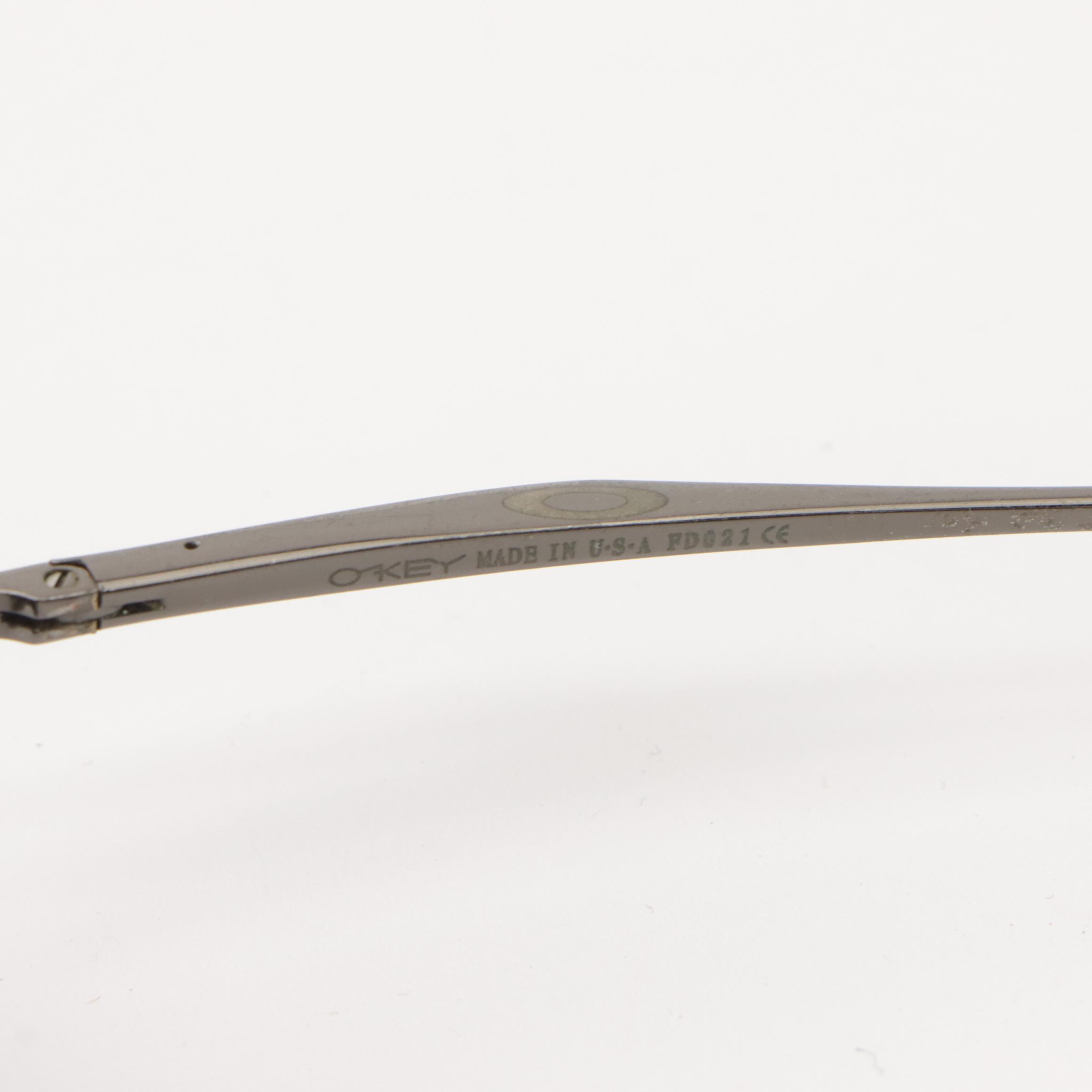 Oakley FD021 Oval Mirrored Lens and T7049 Gray Square Sunglasses