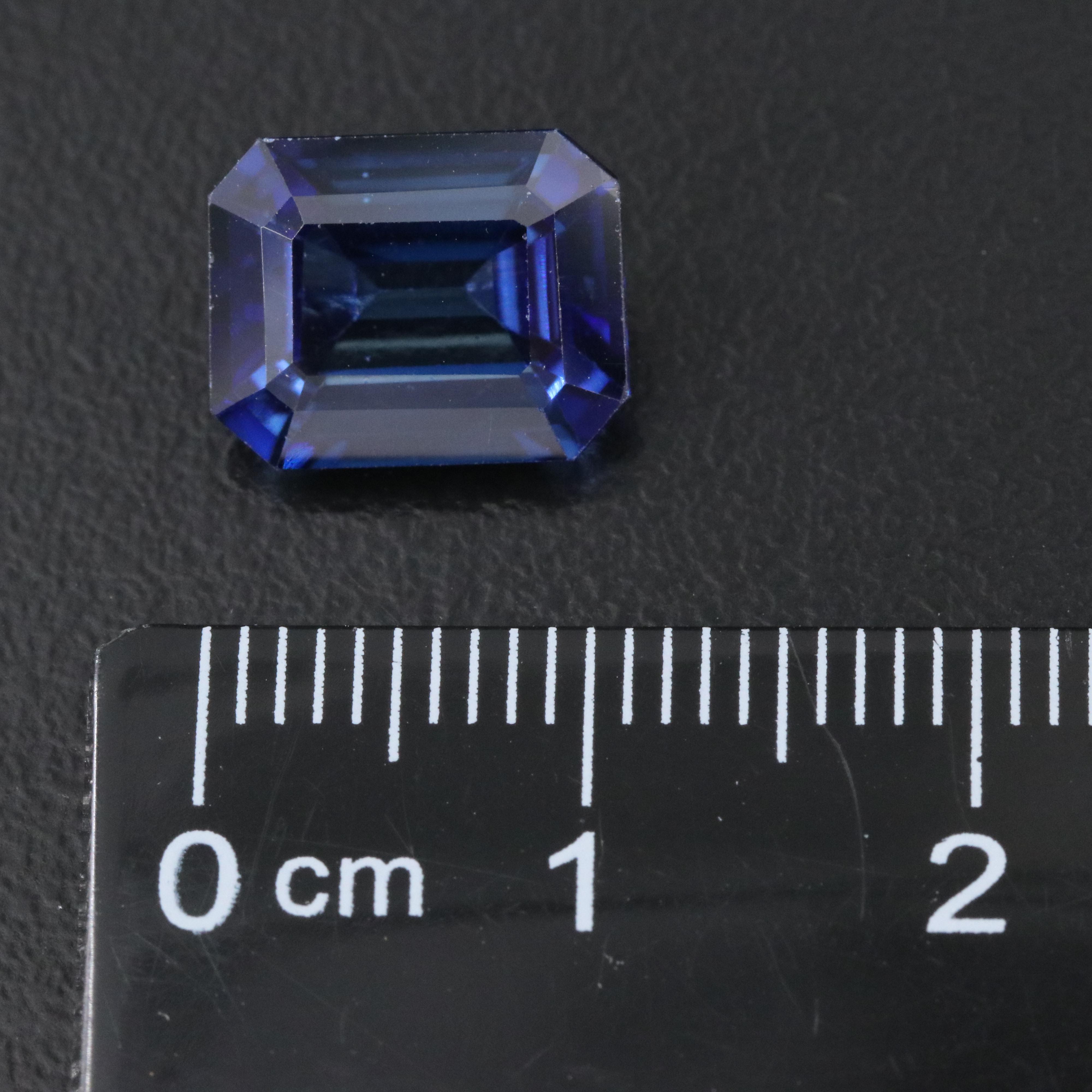 Loose 5.25 CT Lab Grown Sapphire