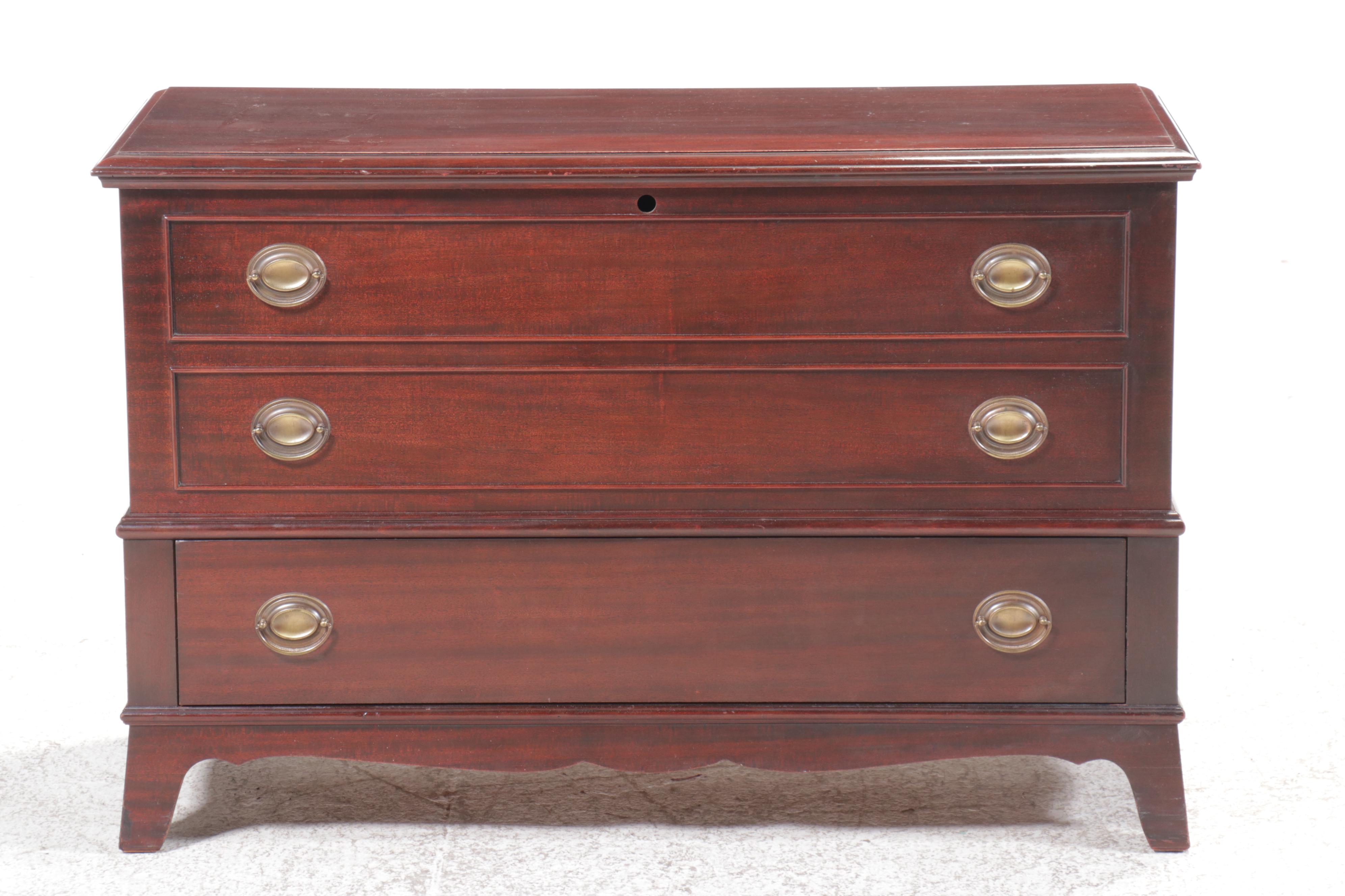 Lane Federal Style Single-Drawer Cedar-Lined Mahogany Blanket Chest