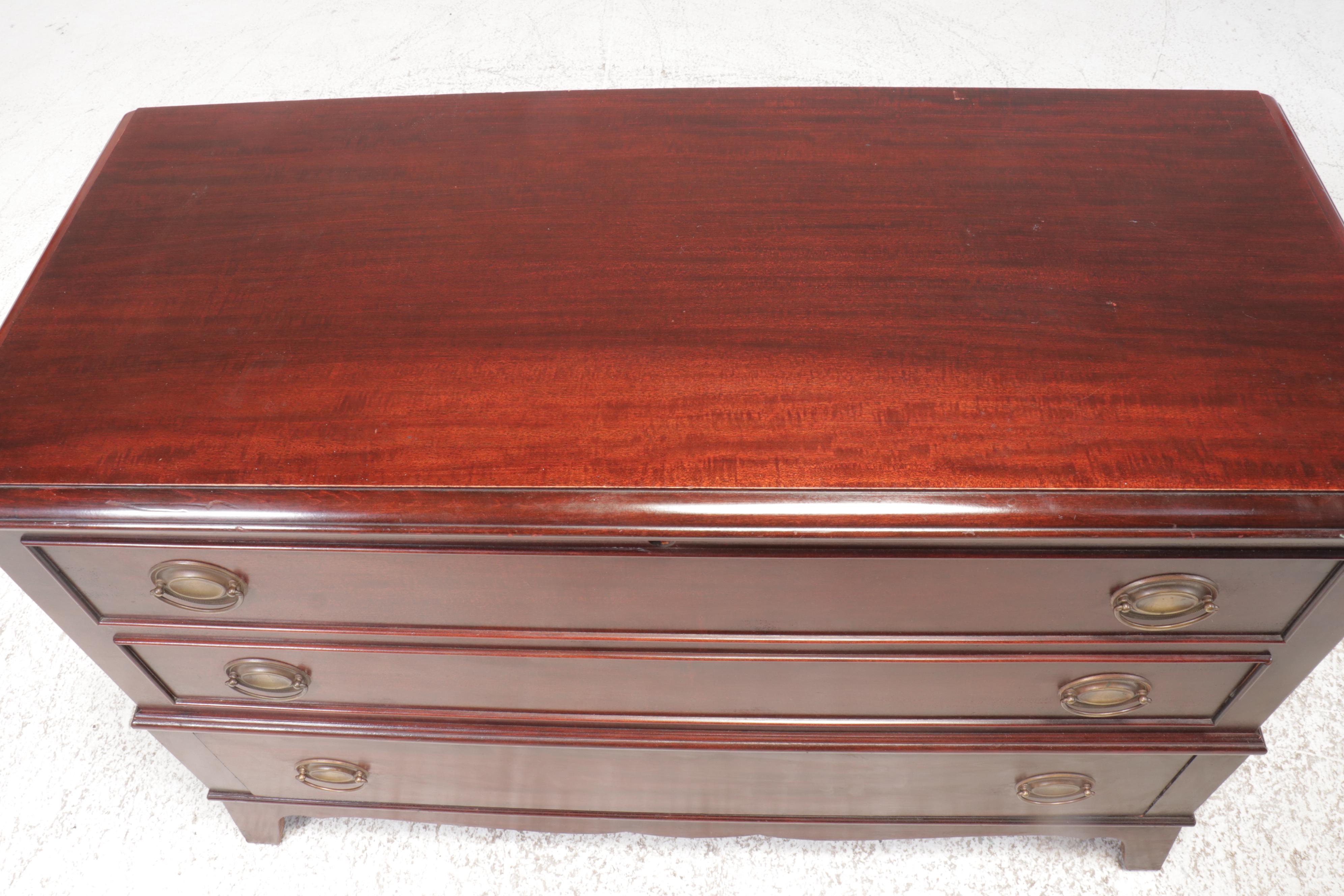 Lane Federal Style Single-Drawer Cedar-Lined Mahogany Blanket Chest