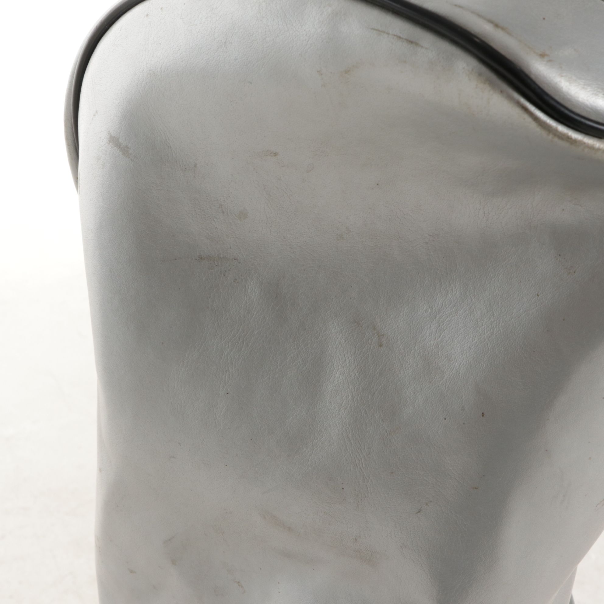 Honma Metallic Leather Golf Bag with Ladies Wood Club, Irons and More