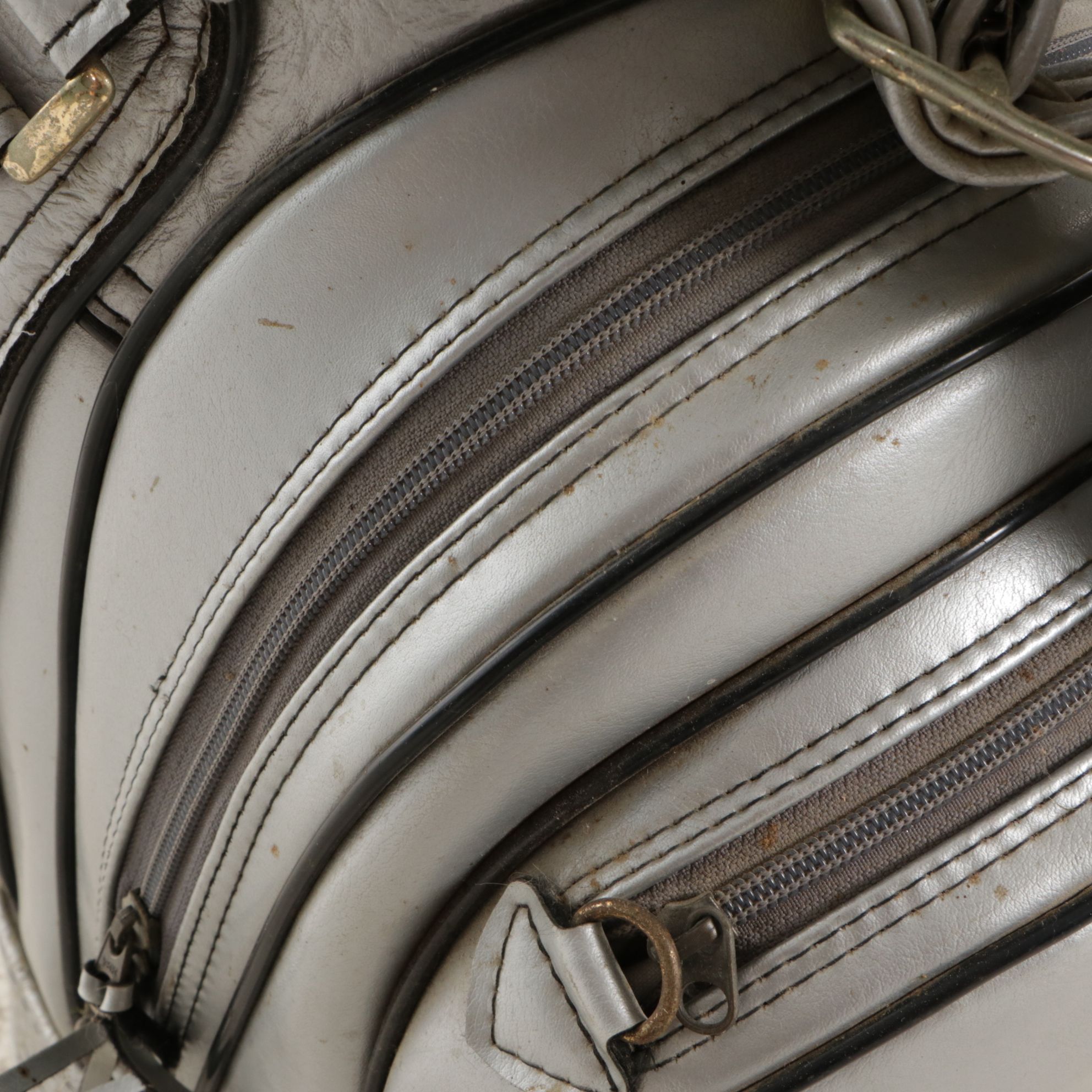 Honma Metallic Leather Golf Bag with Ladies Wood Club, Irons and More