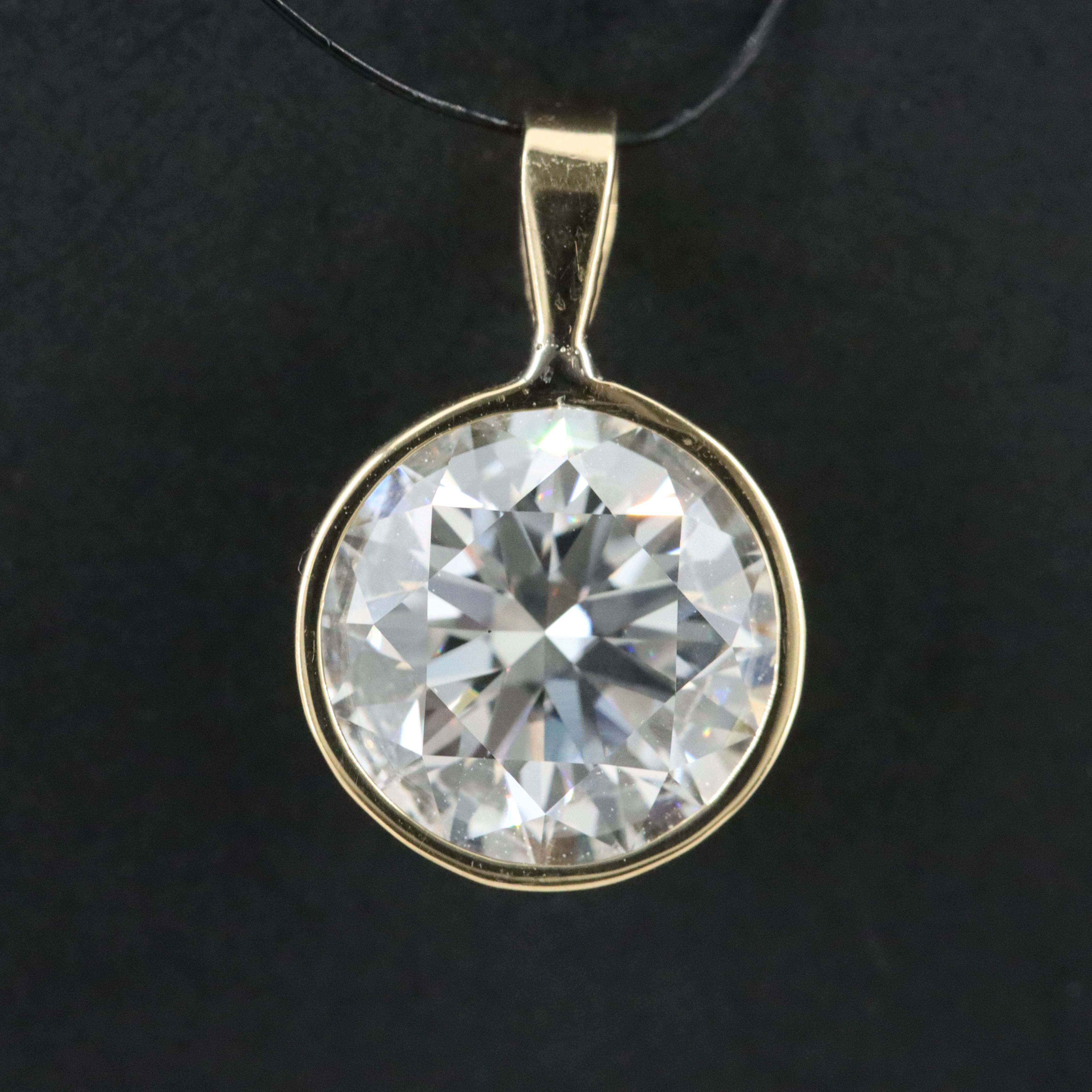 18K 2.53 CT Lab Grown Diamond Pendant with IGI Report