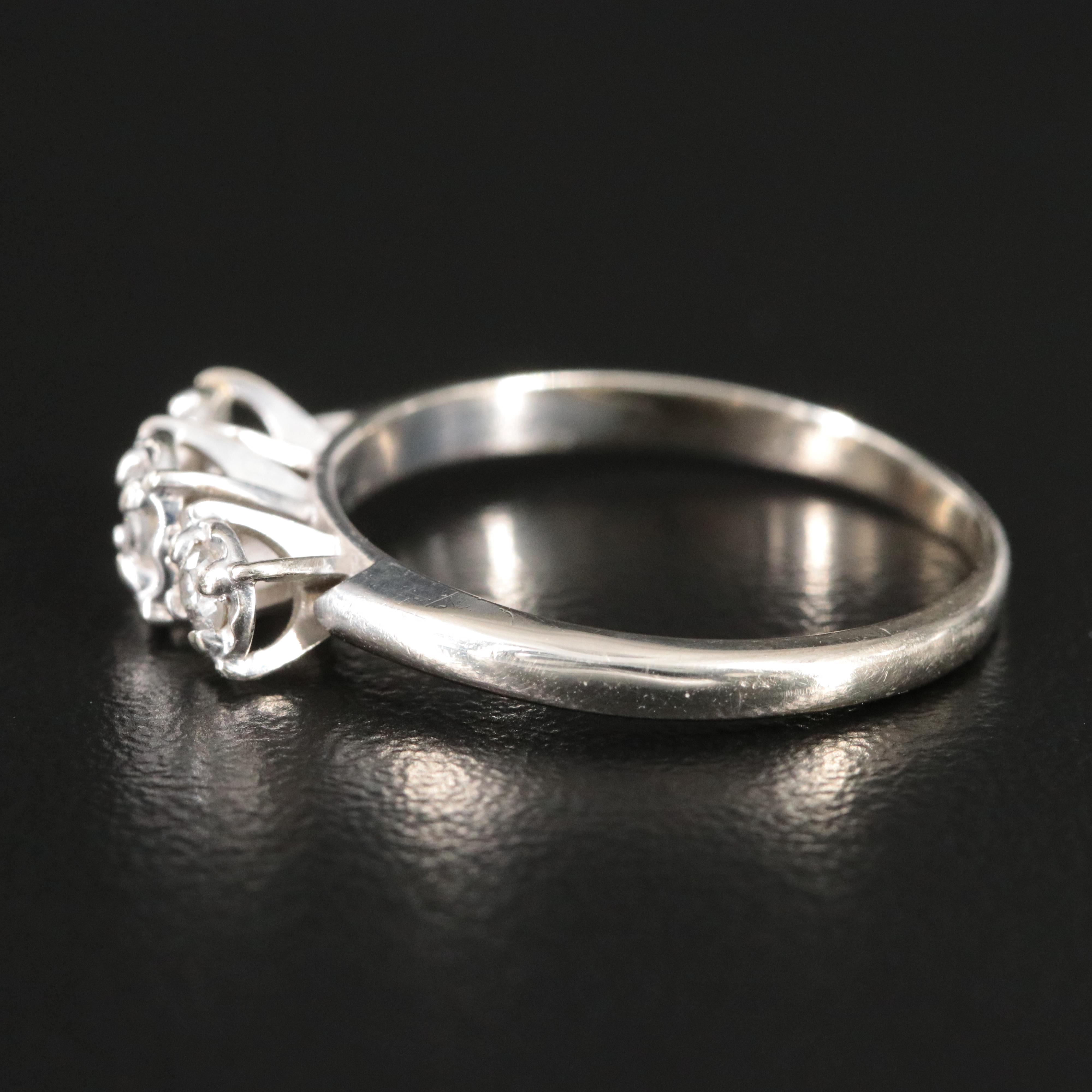 Vintage 10K 0.20 CTW Diamond Ring