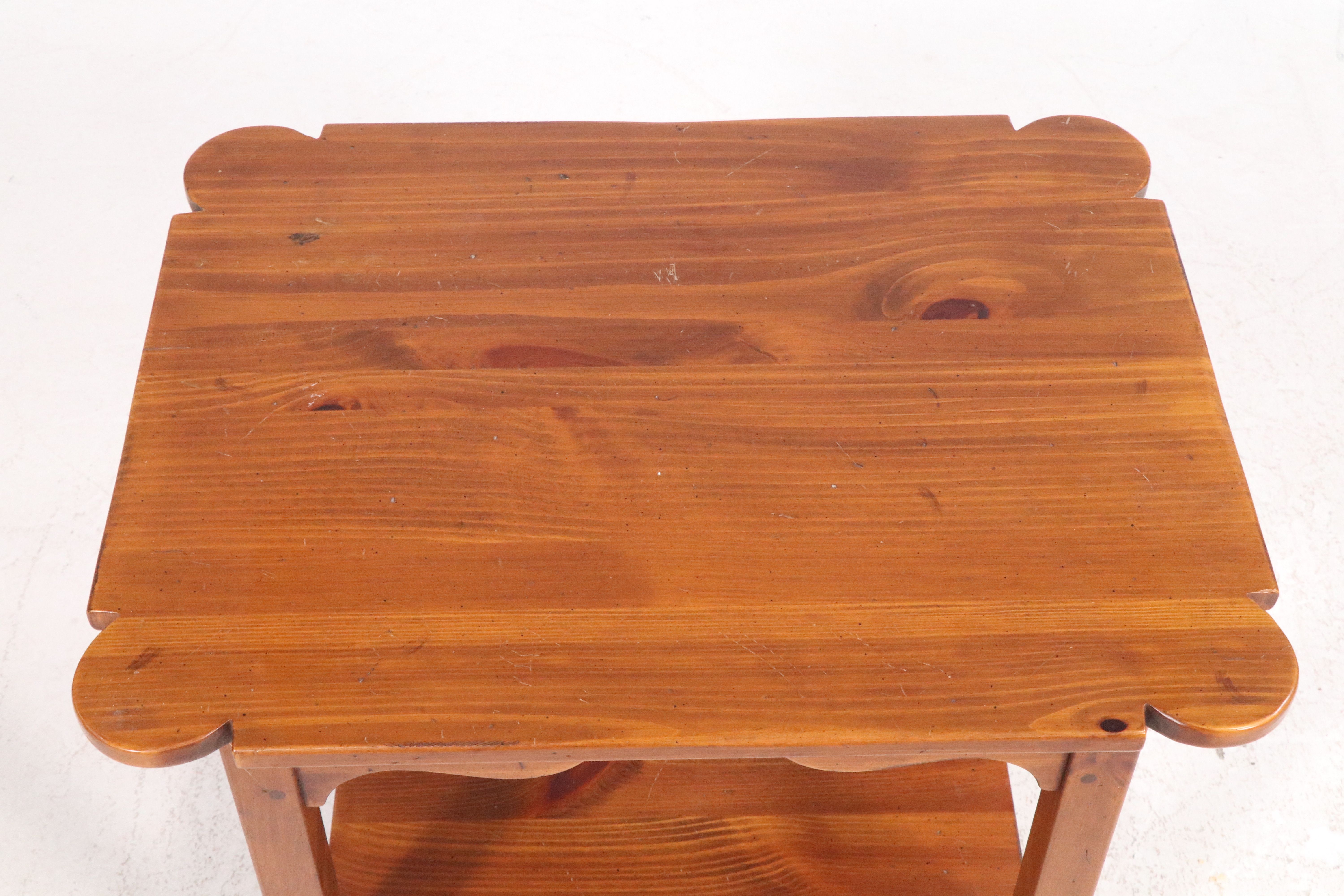 Ethan Allen Colonial Style Wooden Side Table, Mid to Late 20th Century