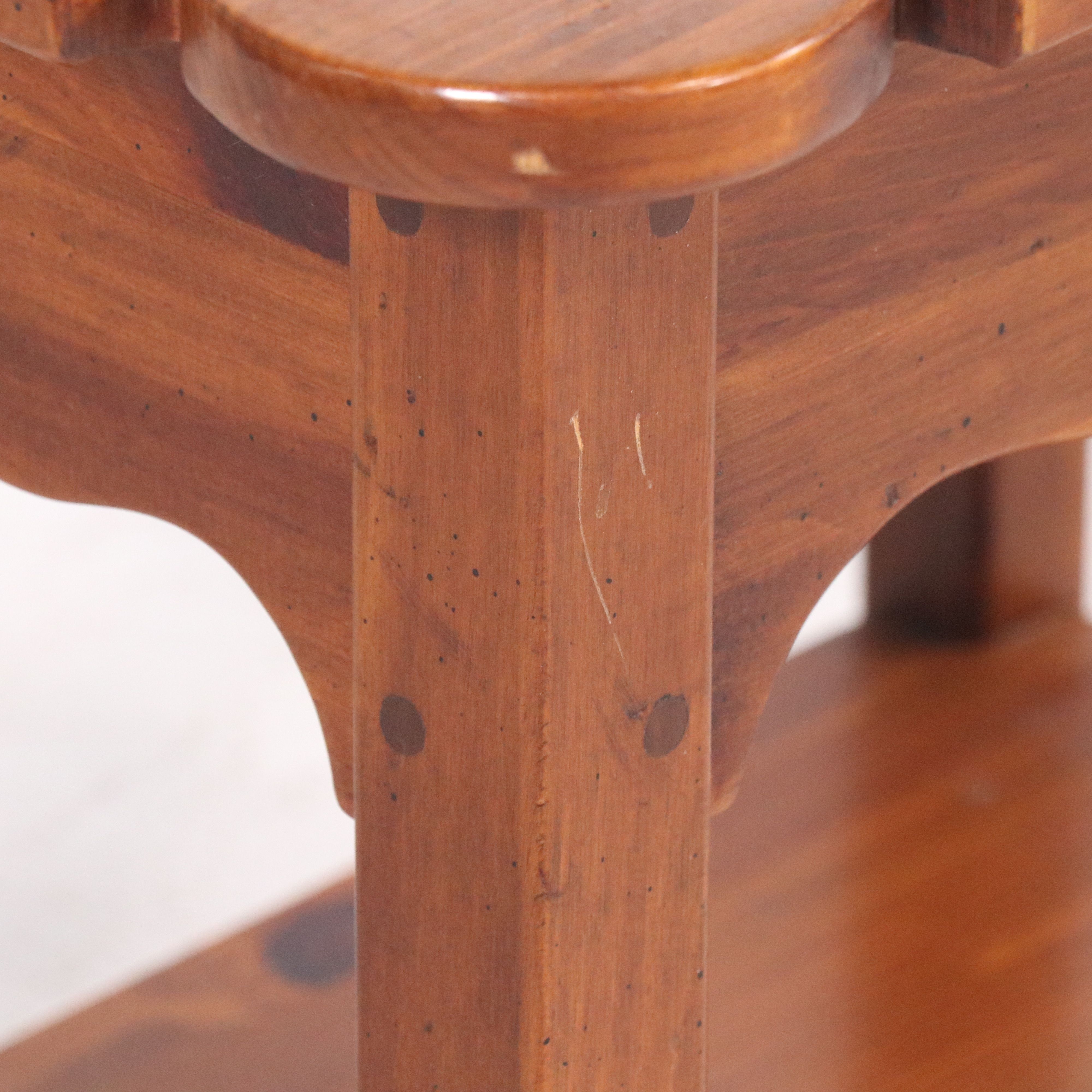 Ethan Allen Colonial Style Wooden Side Table, Mid to Late 20th Century