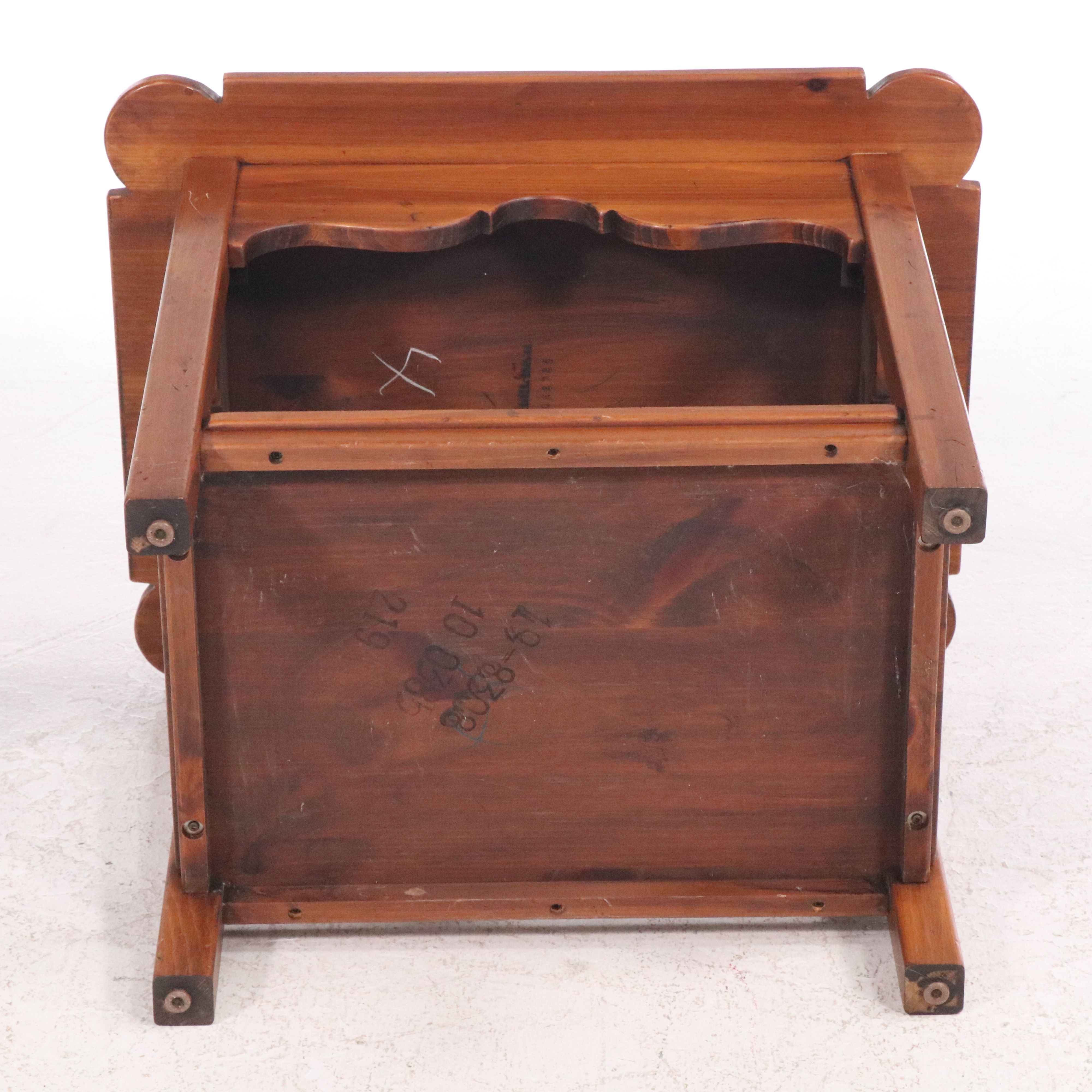 Ethan Allen Colonial Style Wooden Side Table, Mid to Late 20th Century