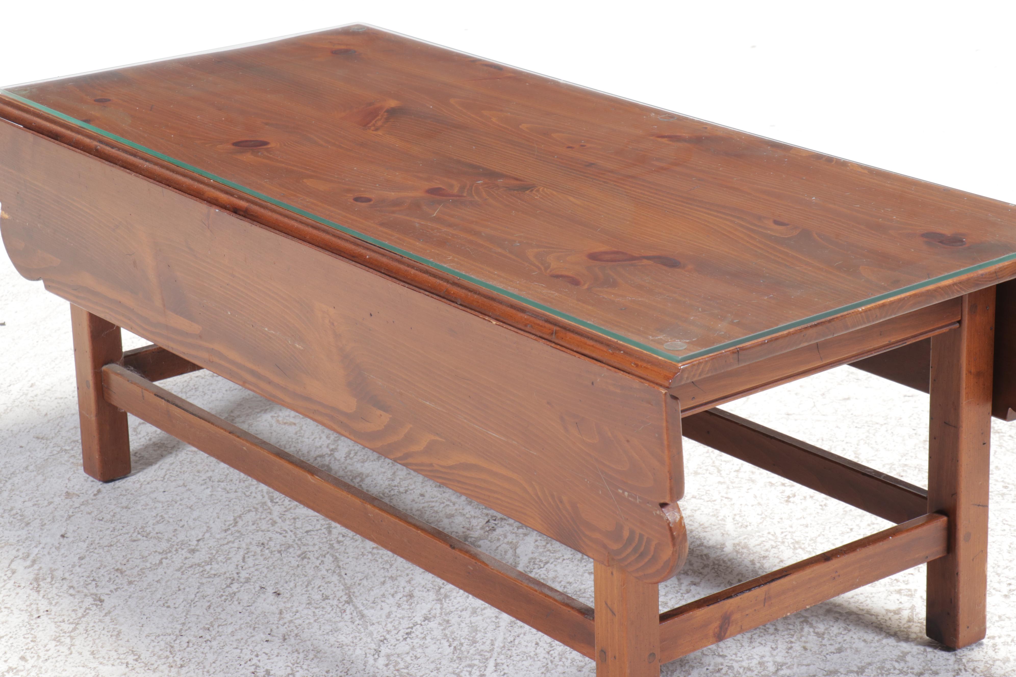 Early American Style Pine Drop-Leaf Coffee Table with Glass Top, 20th Century