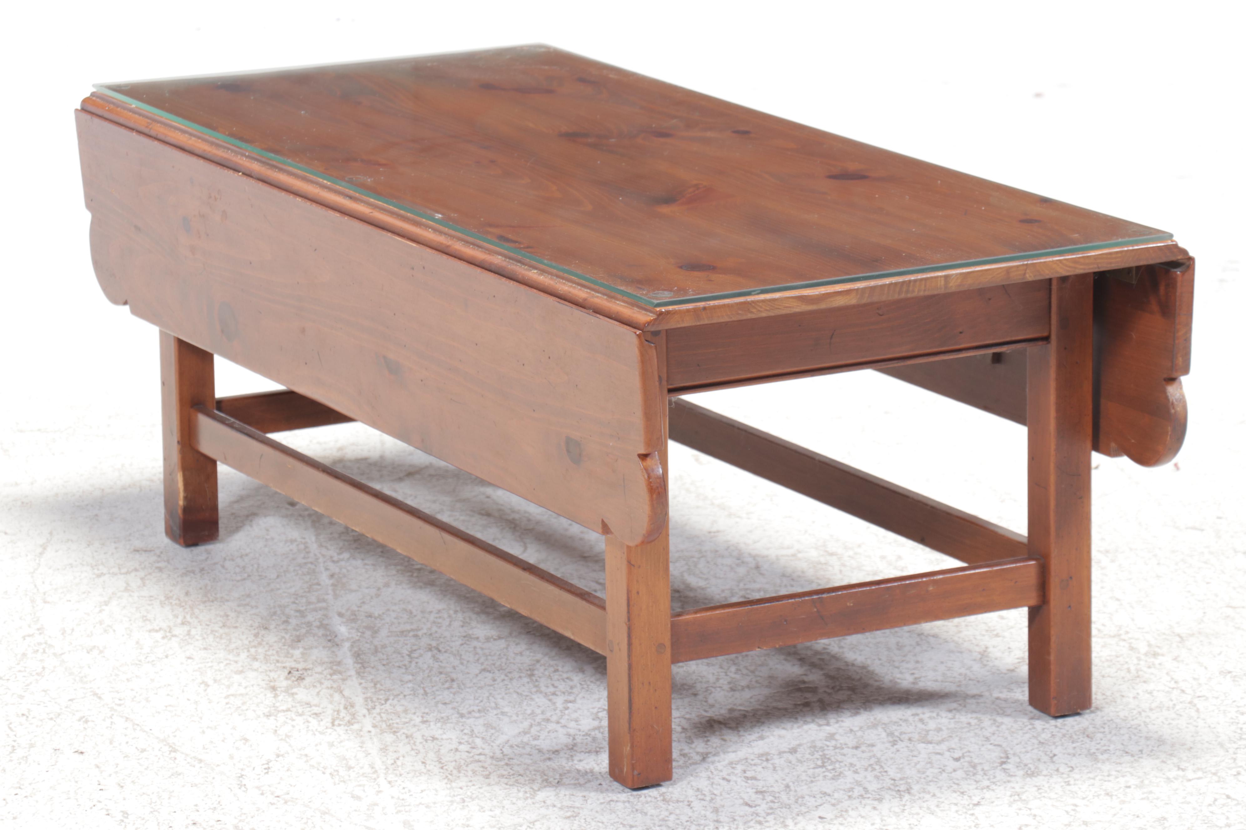 Early American Style Pine Drop-Leaf Coffee Table with Glass Top, 20th Century