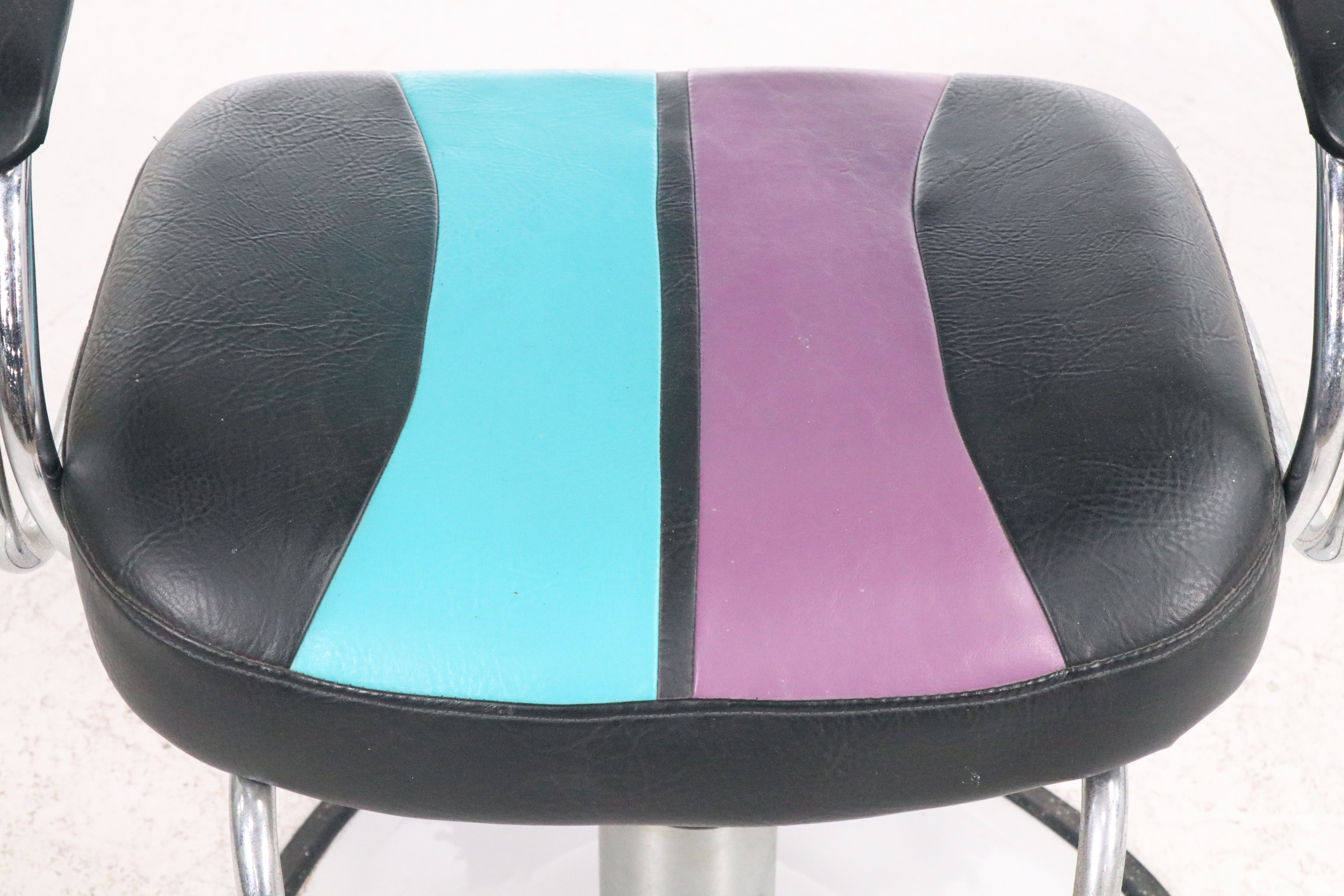 Belvedere Company Faux Leather Upholstered Hydraulic Barber's Chair, Late 20th C