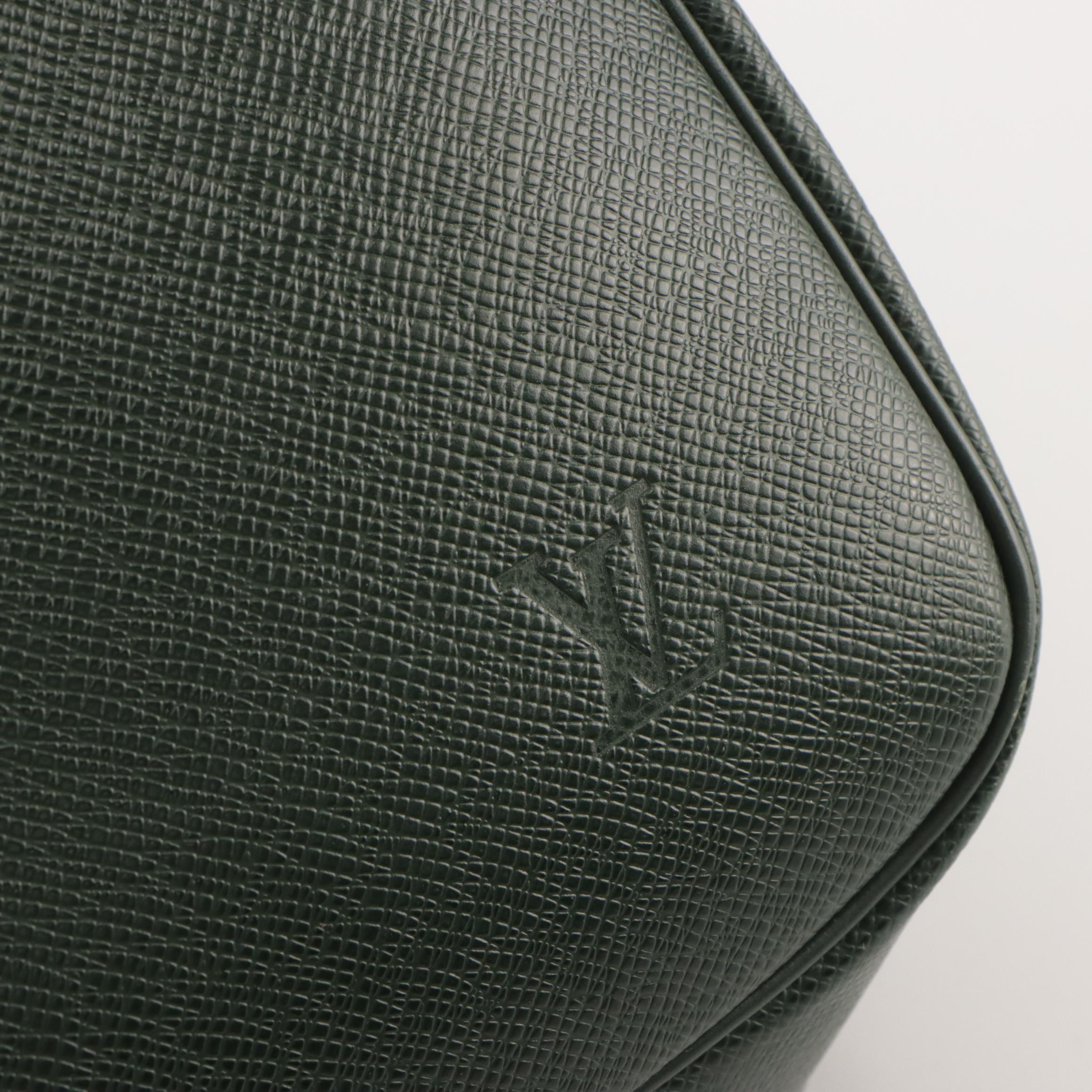 Louis Vuitton Helanga 1 Poche Travel Bag in Borneo Green Taïga Leather