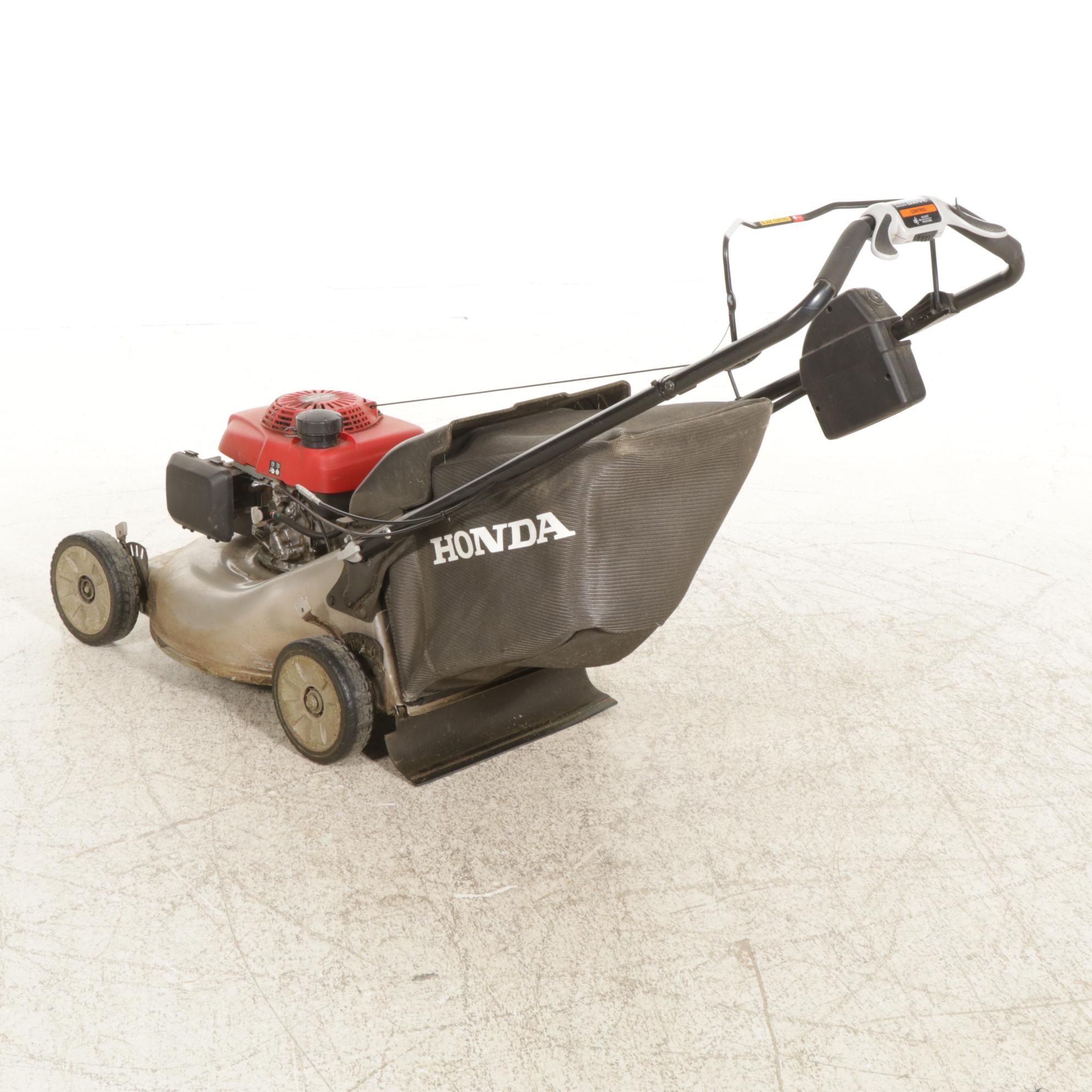 Honda HRR216VLA Gas Powered Lawnmower, 2015
