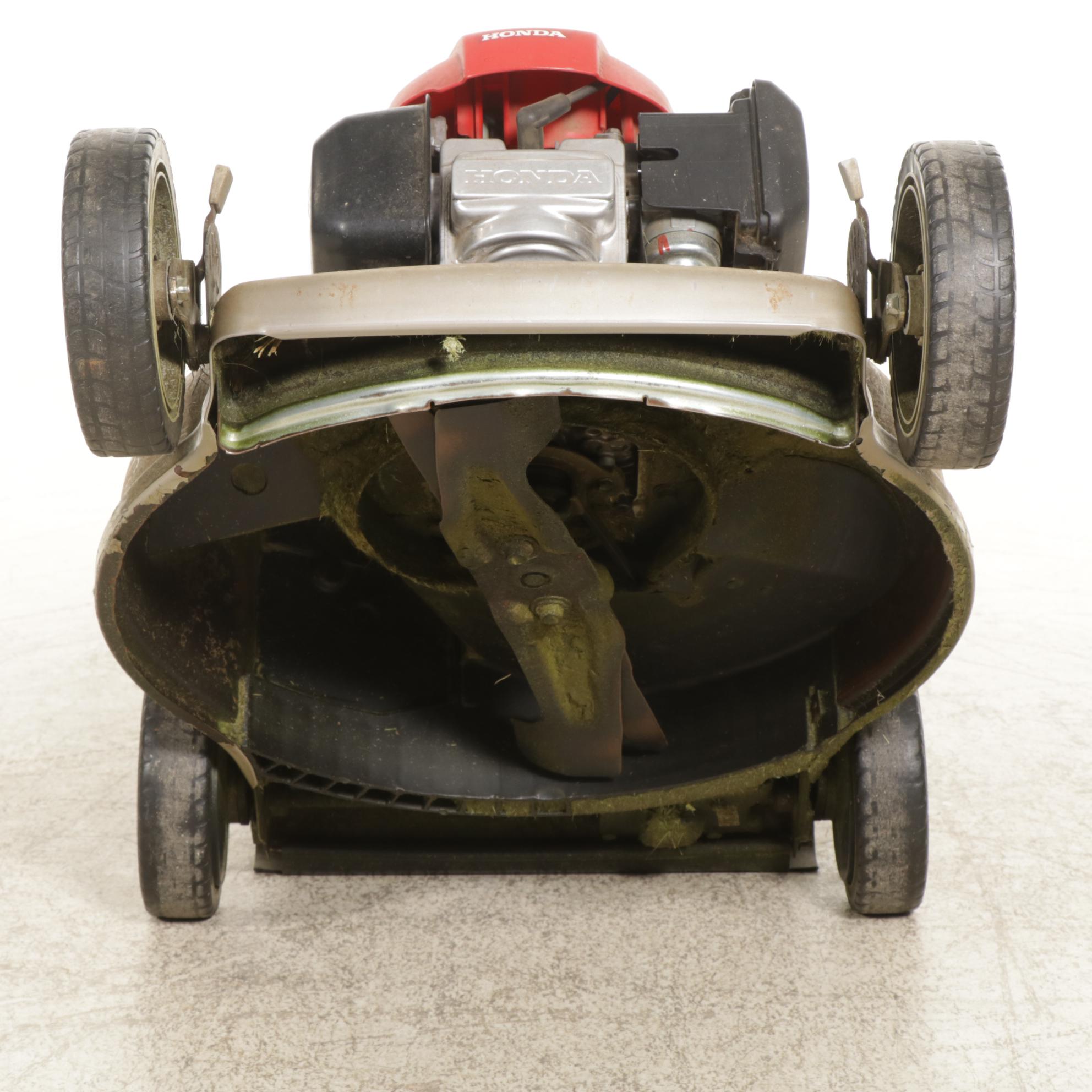 Honda HRR216VLA Gas Powered Lawnmower, 2015