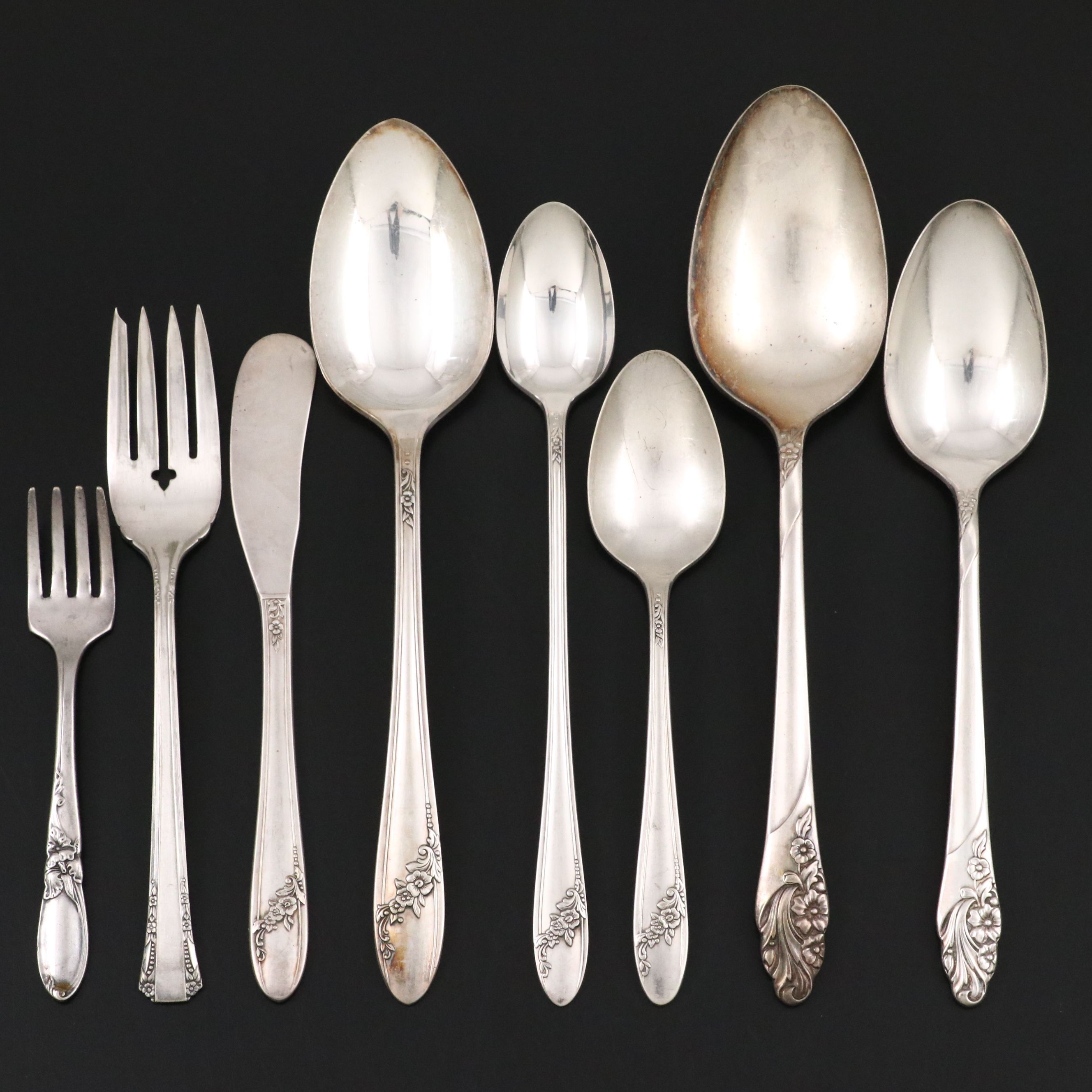 Oneida Community "Evening Star" with 1881 Rogers "Del Mar" Silver Plate Flatware