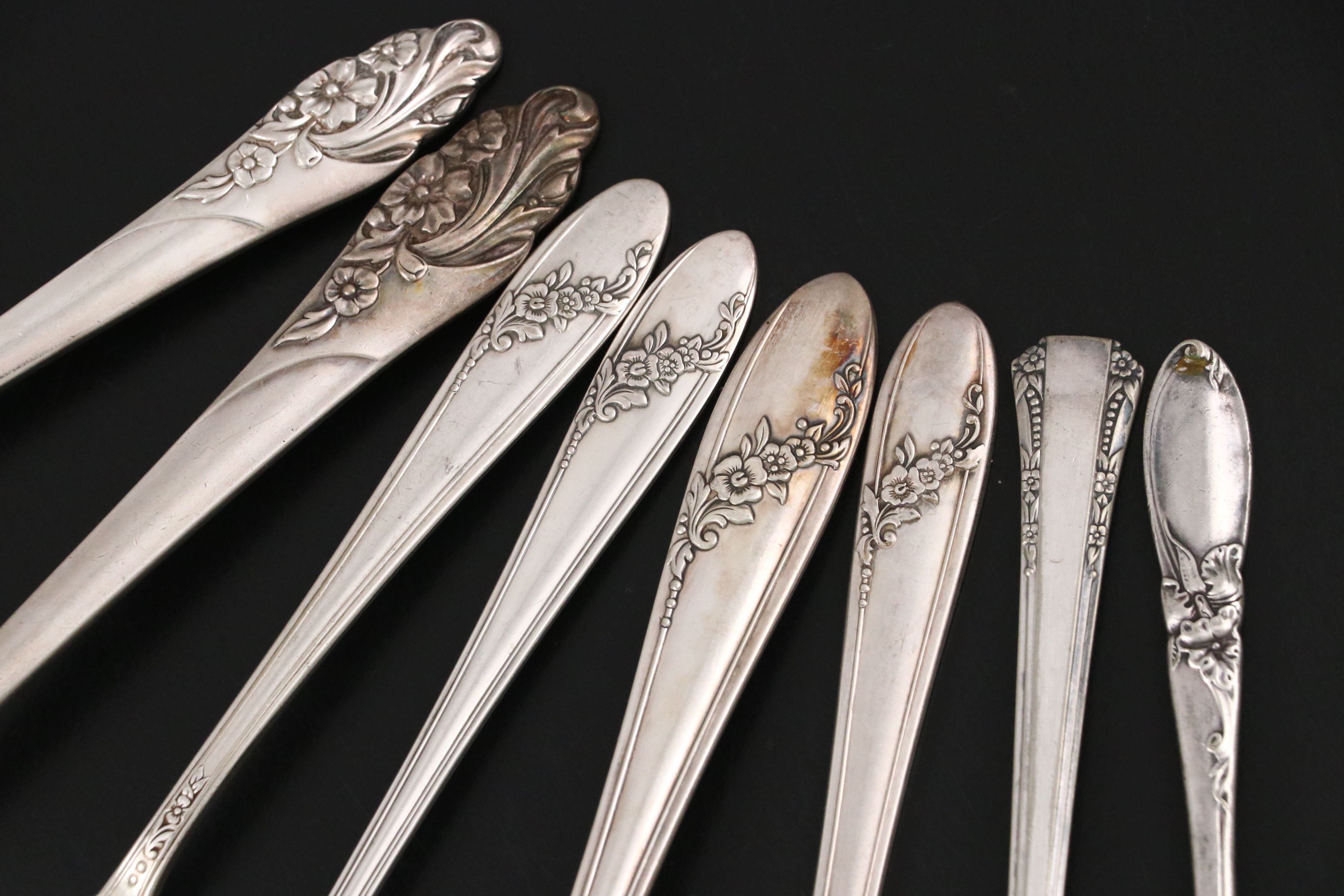 Oneida Community "Evening Star" with 1881 Rogers "Del Mar" Silver Plate Flatware