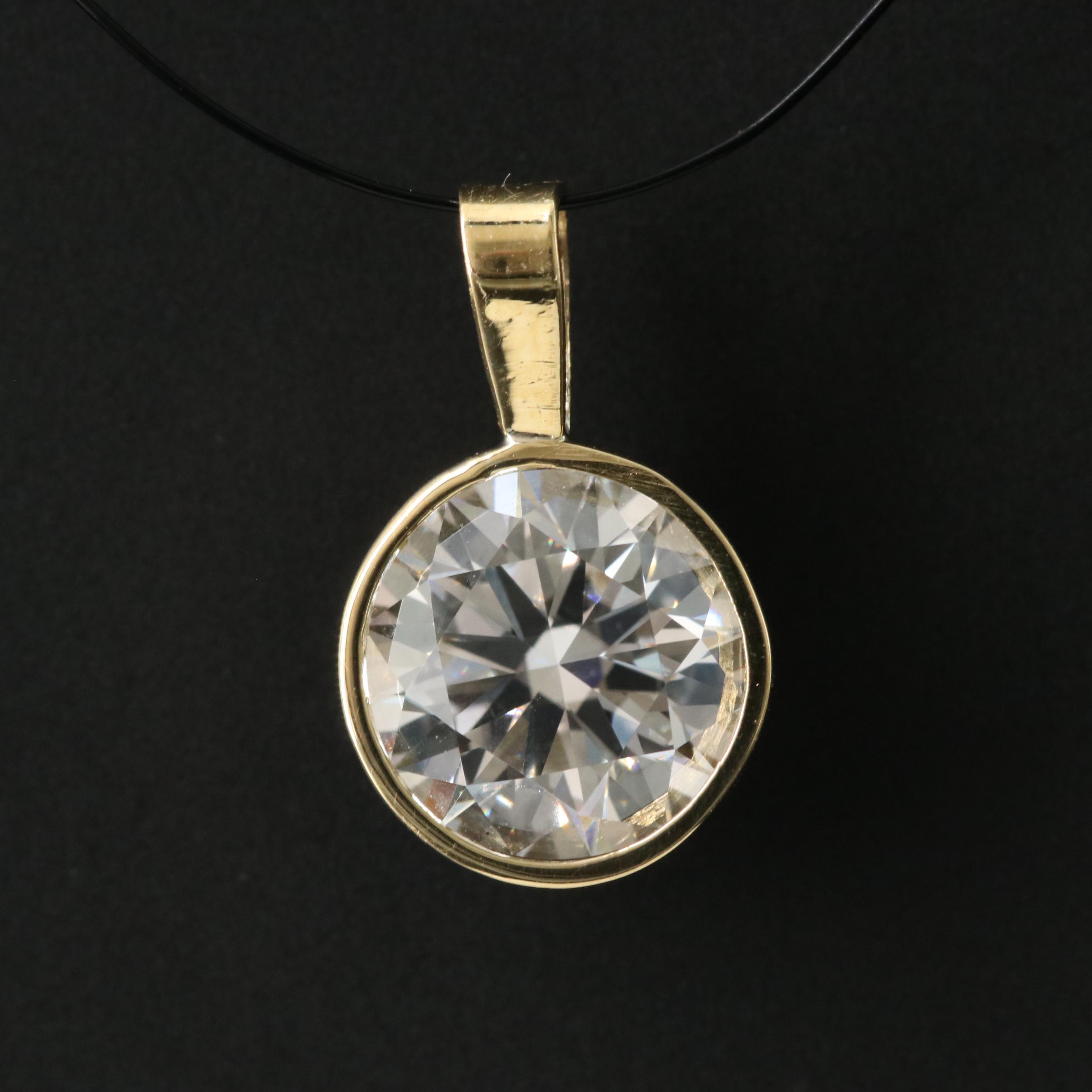 18K 1.50 CT Lab Grown Diamond Pendant with IGI Report